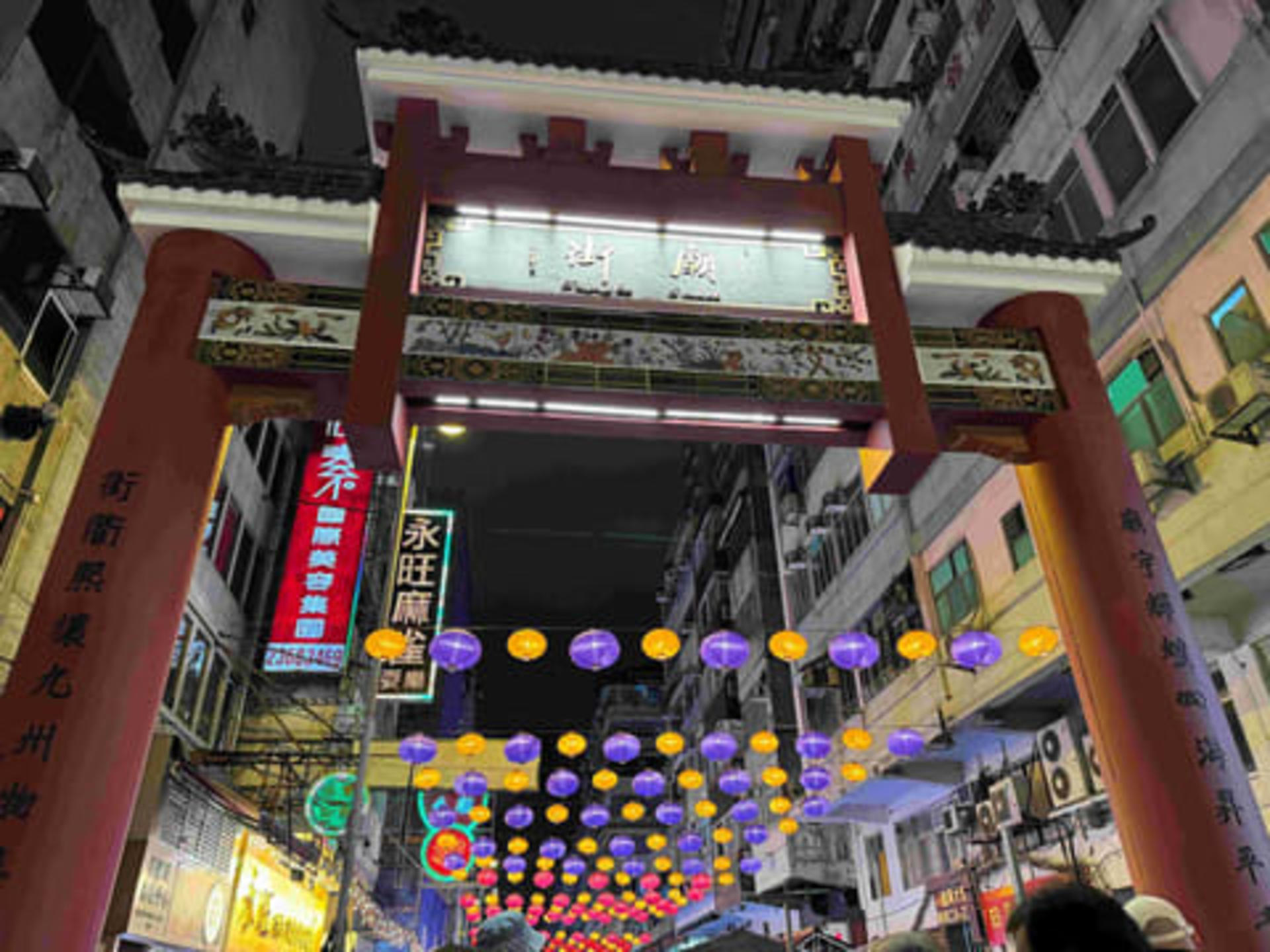 Hong Kong Open Top Sightseeing Bus Tour | Temple St  - Thumbnail 9