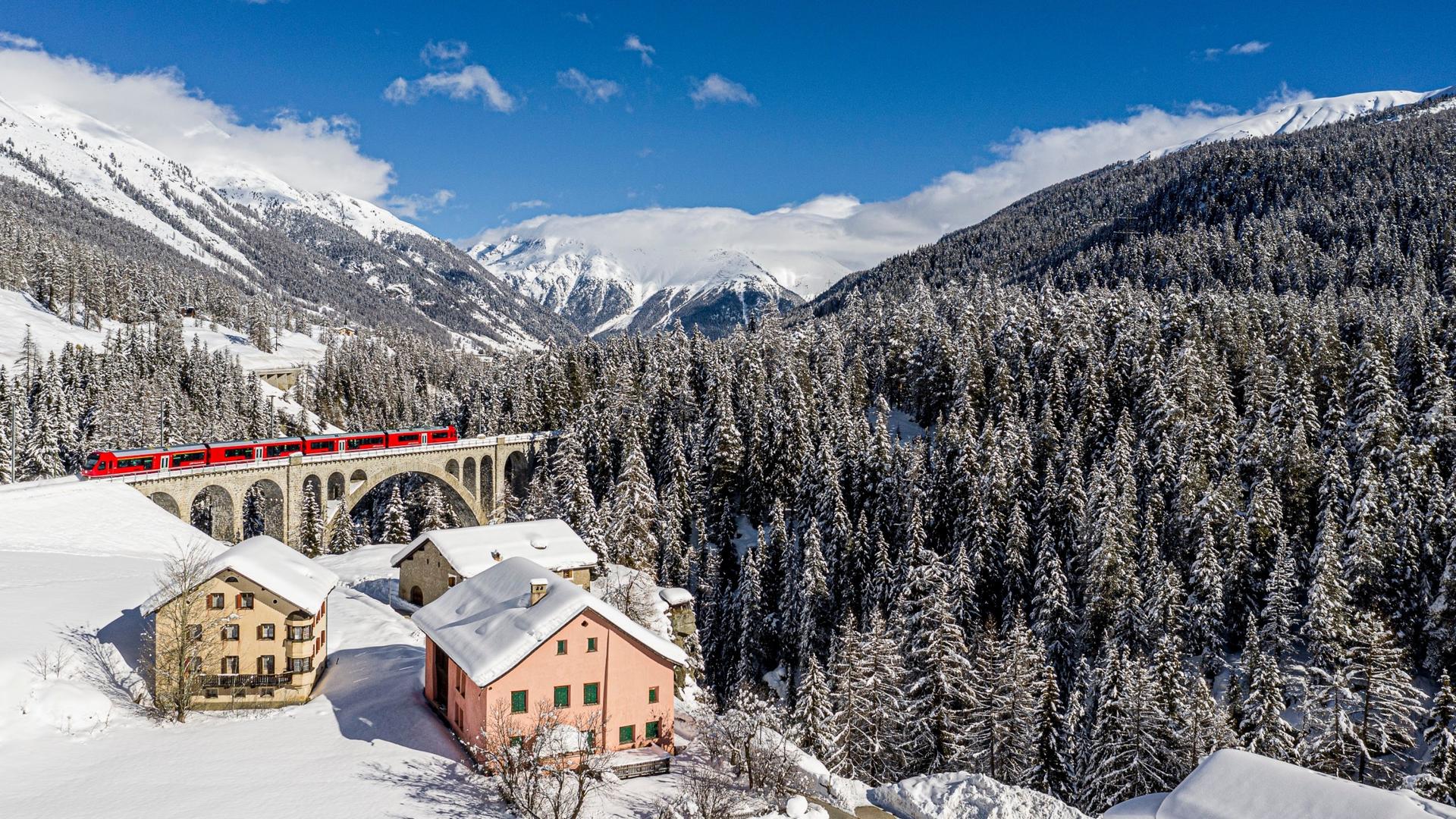St. Moritz Guided Tour with Bernina Red Train - Thumbnail 7