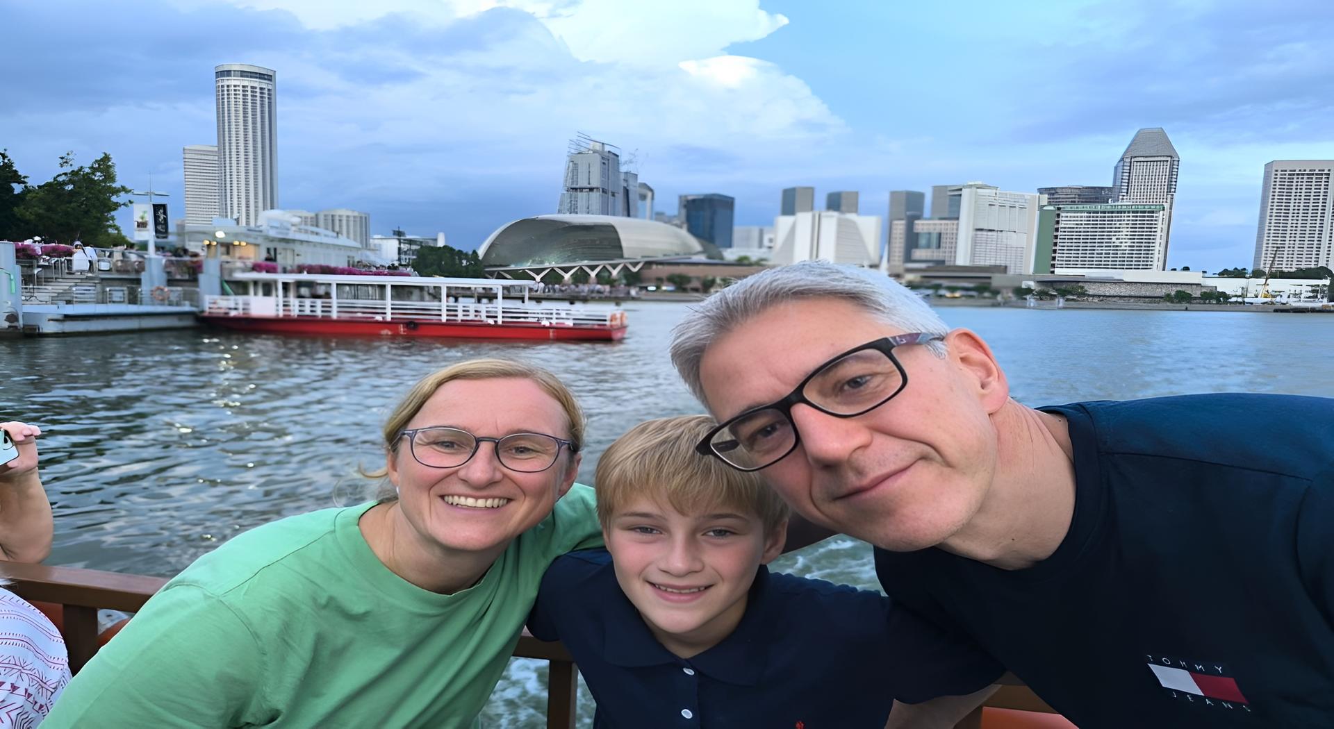 Singapore River Cruise & 2 Must-See Water Light Shows - Thumbnail 4