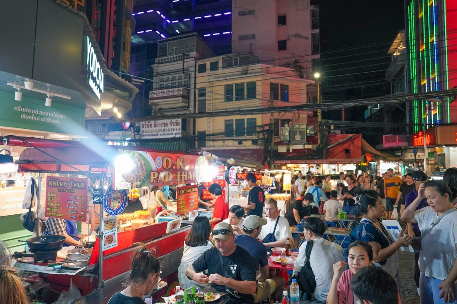Bangkok Night Michelin Foodie Tour in China Town with 15+ Tastings - Thumbnail 26