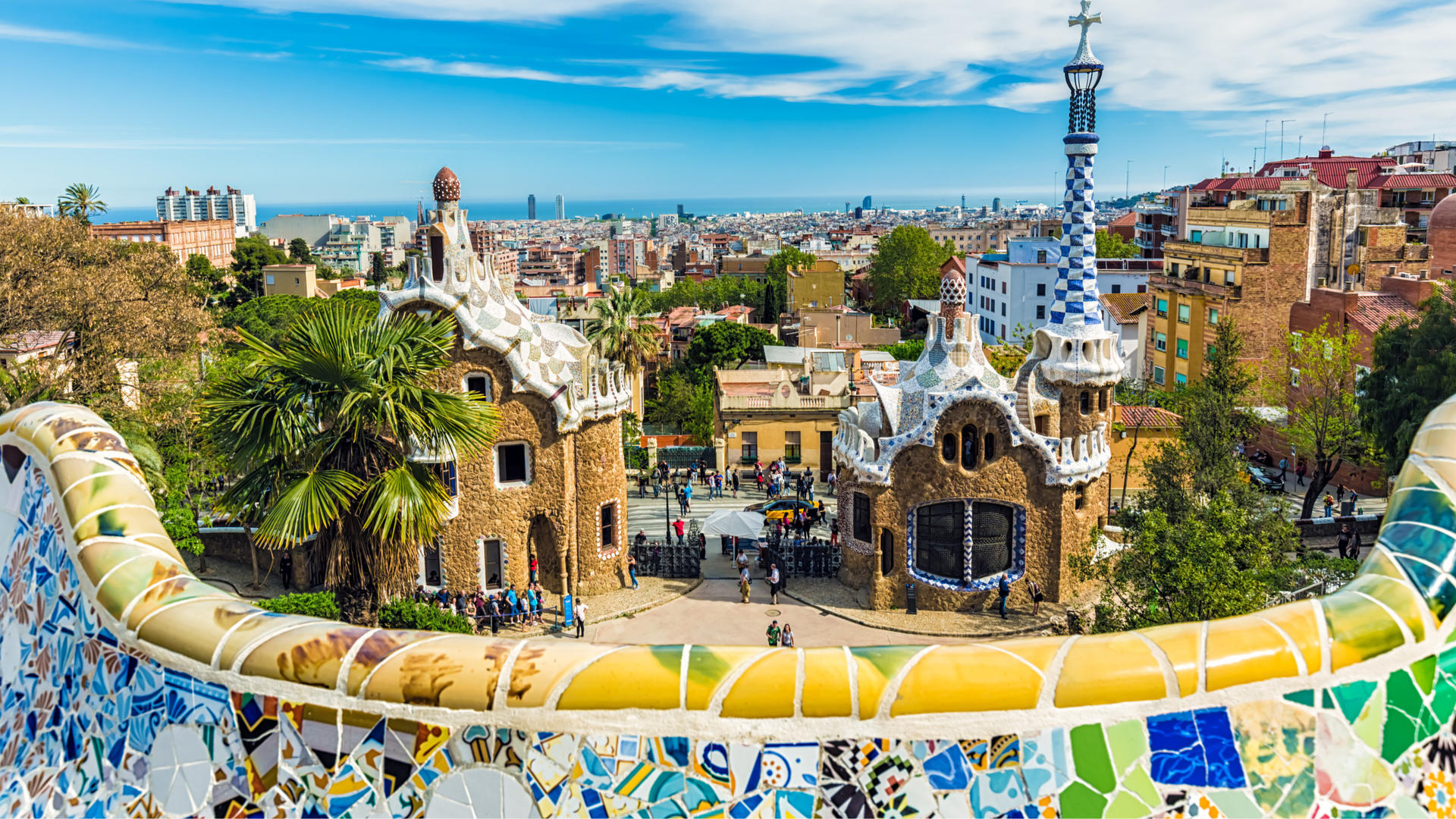 Barcelona: Park Güell Expert Guided Tour - Image 1
