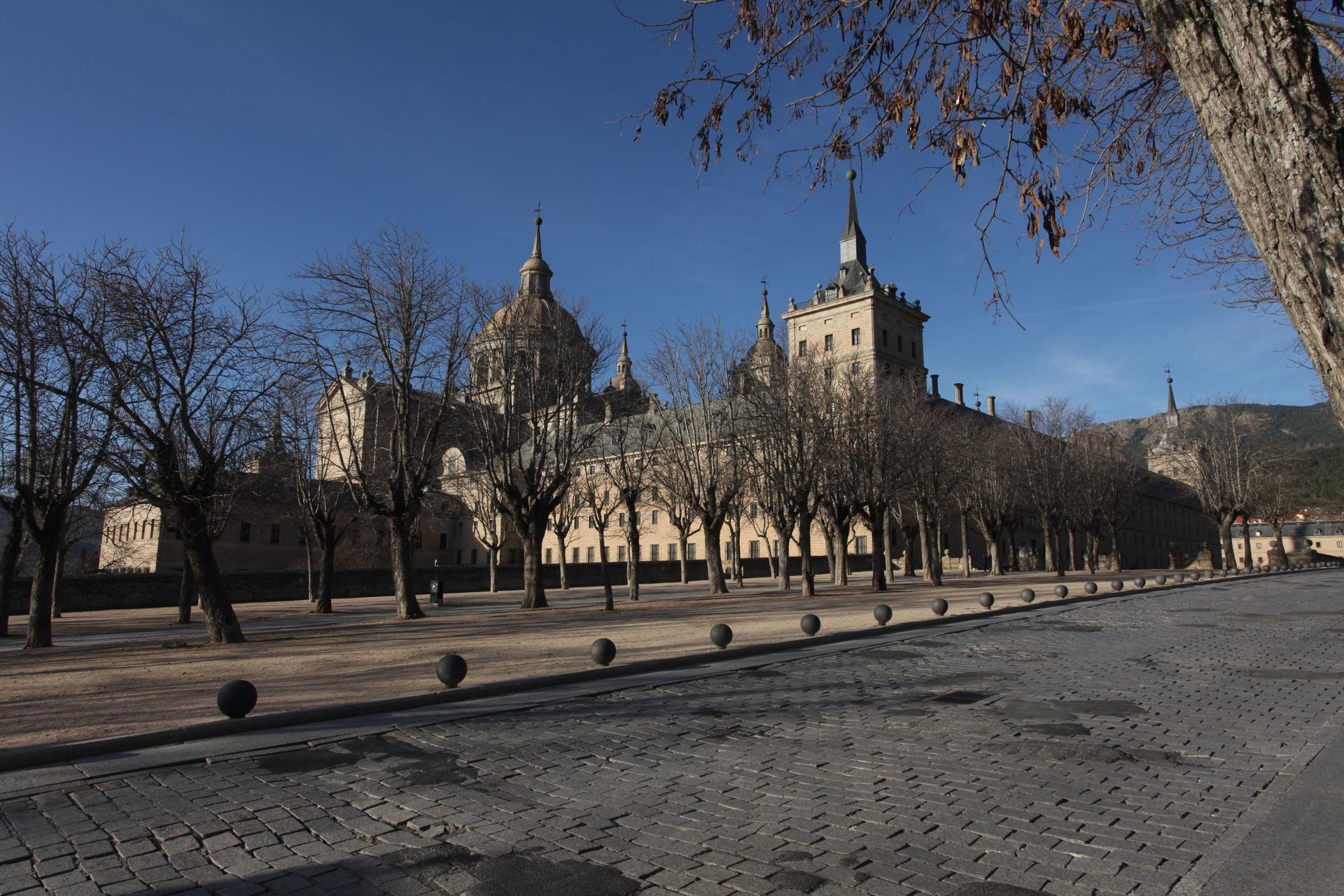 Madrid Royal Monastery of El Escorial Half-Day Tour - Thumbnail 2