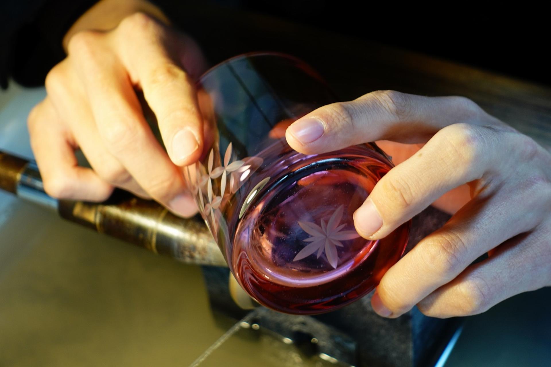 Crafting Your Own Unique Edo Kiriko Glass in Asakusa at Sokichi - Thumbnail 5