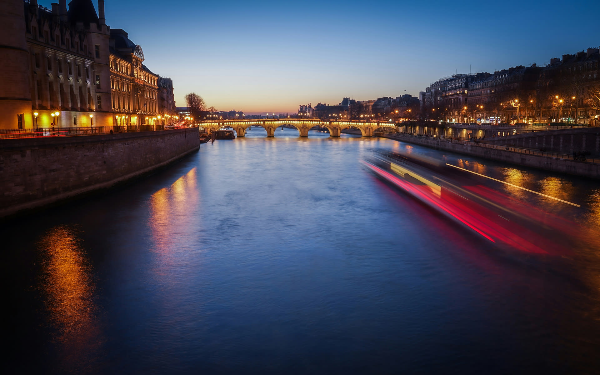Eiffel Tower and Illuminations of Paris - Thumbnail 3
