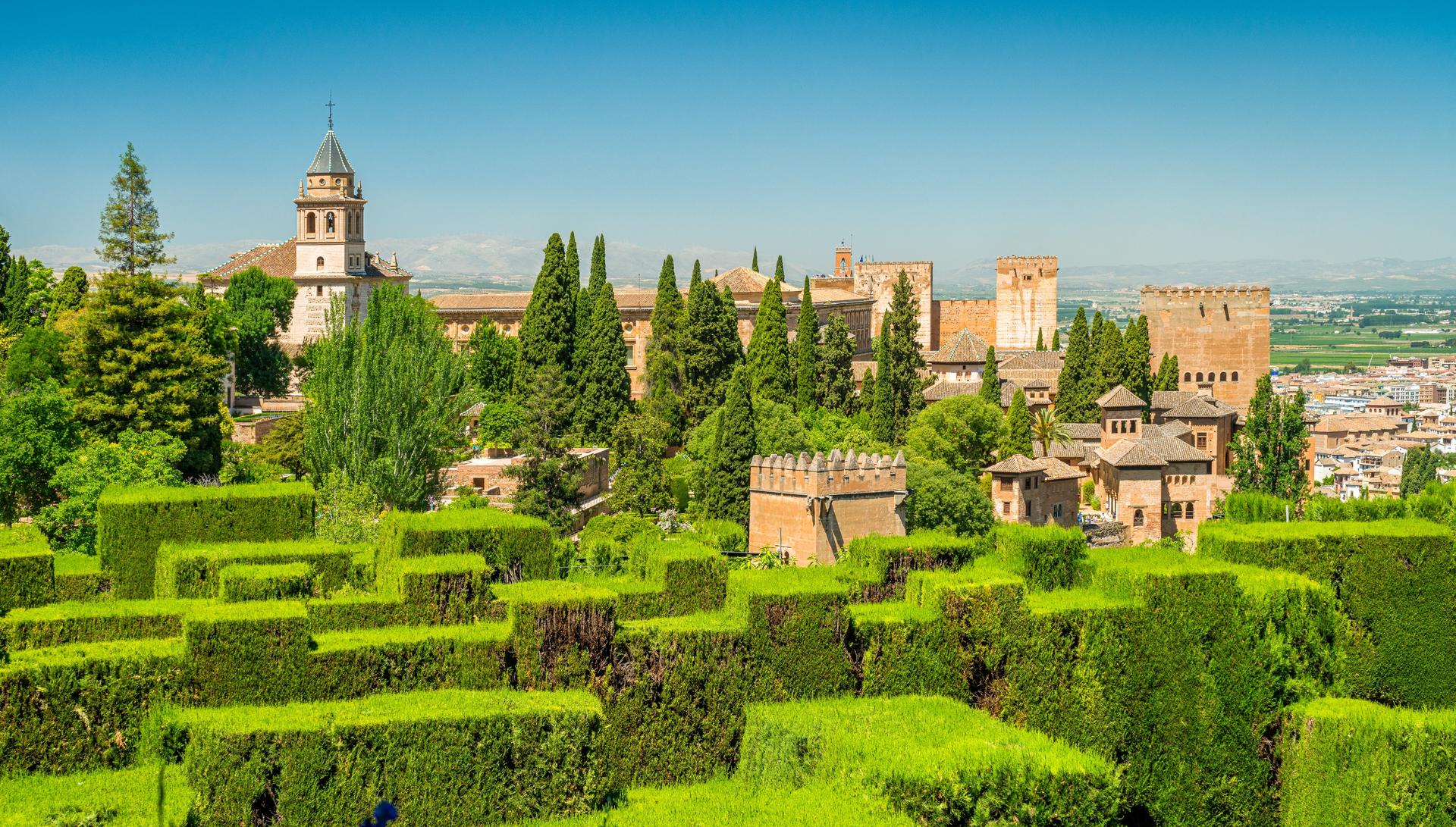 Alhambra, Cathedral and Royal Chapel Guided Tour in Granada - Thumbnail 31