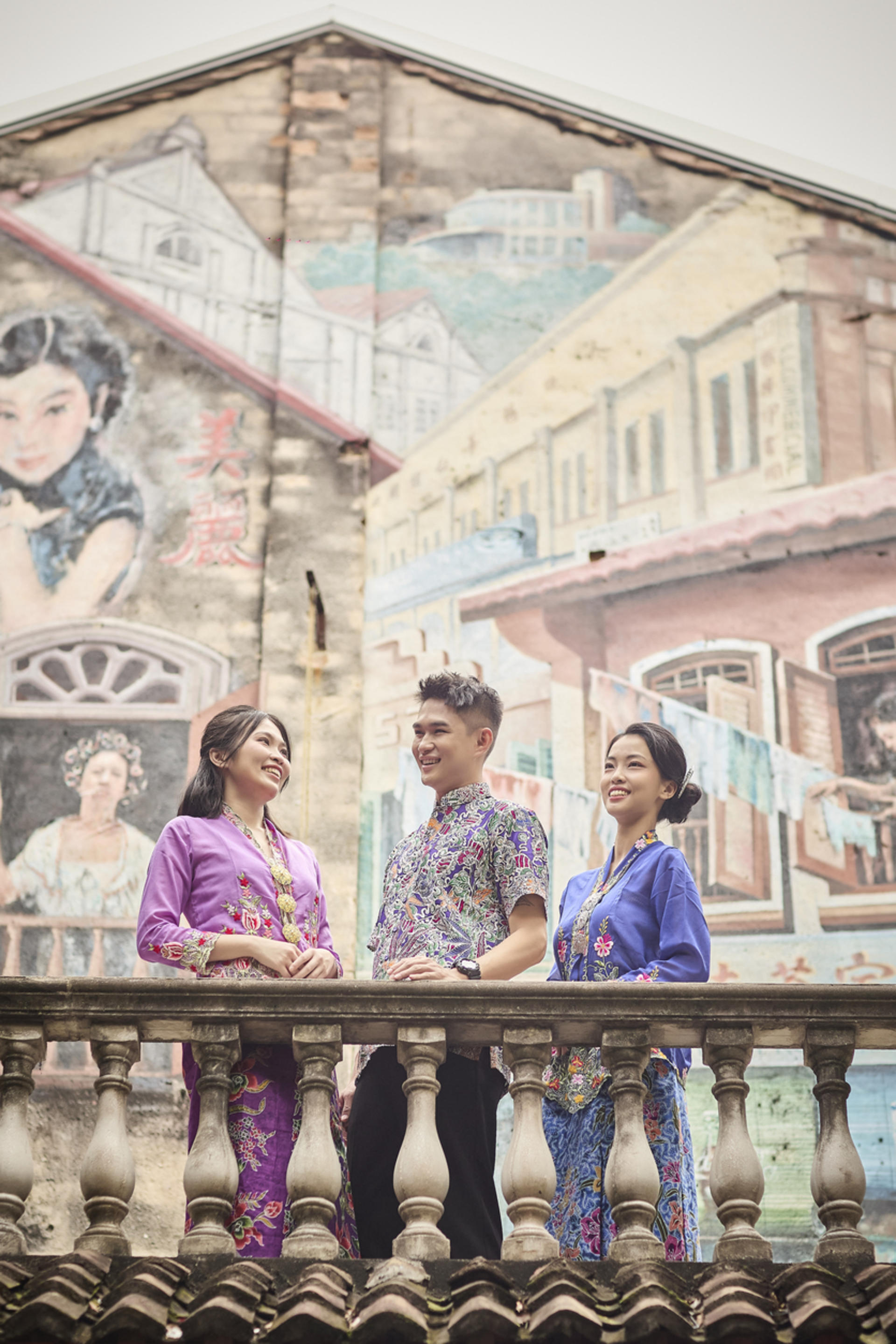 Kebaya and Batik Shirt Costume Rental Experience in Kuala Lumpur  - Thumbnail 7