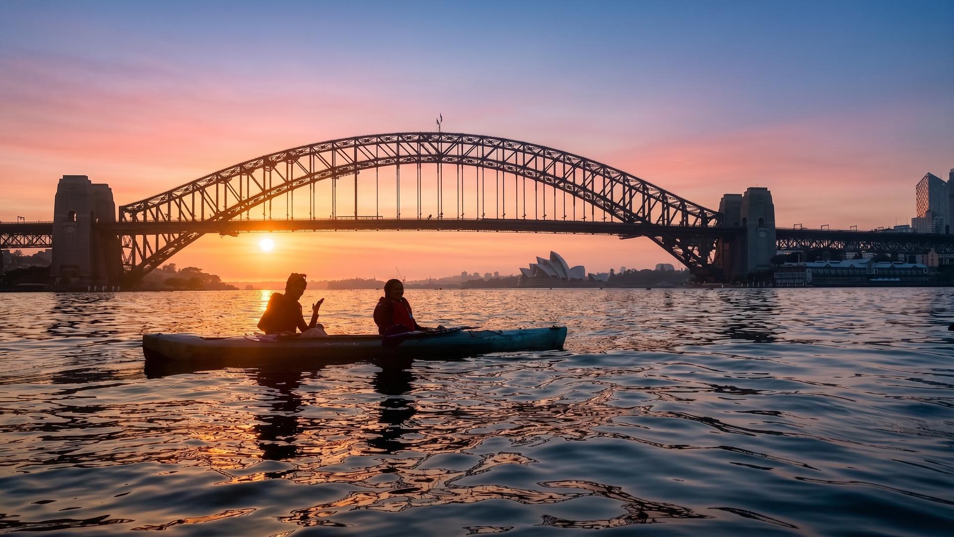 Sydney Sunrise Small-Group Kayak Tour: Harbour Bridge, Opera House - Thumbnail 25