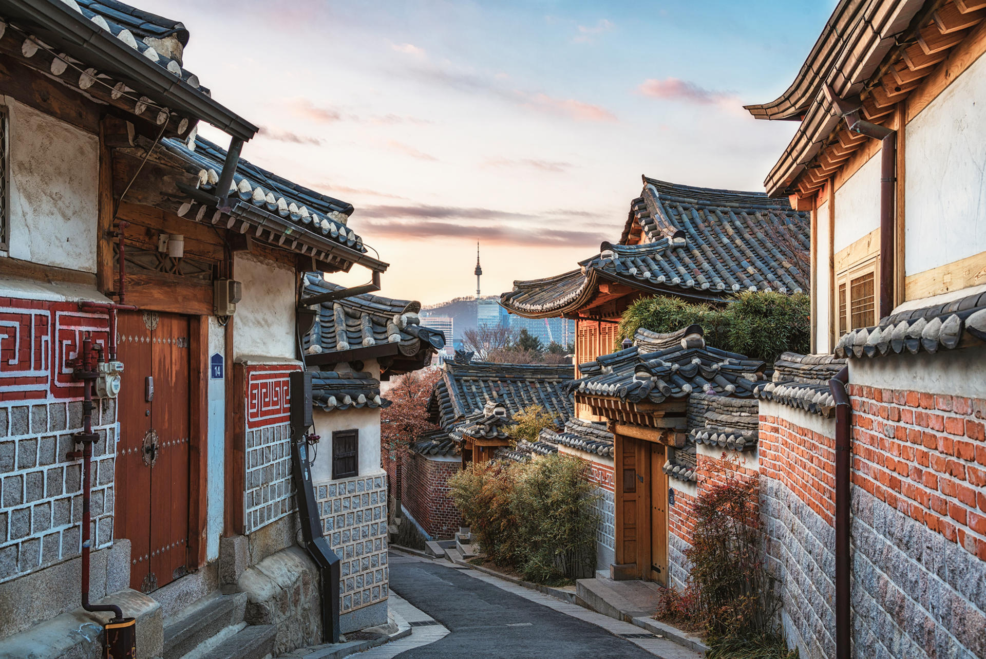 Seoul Day Tour: Gyeongbokgung, Bukchon Hanok Village, 3 highlights - Thumbnail 13