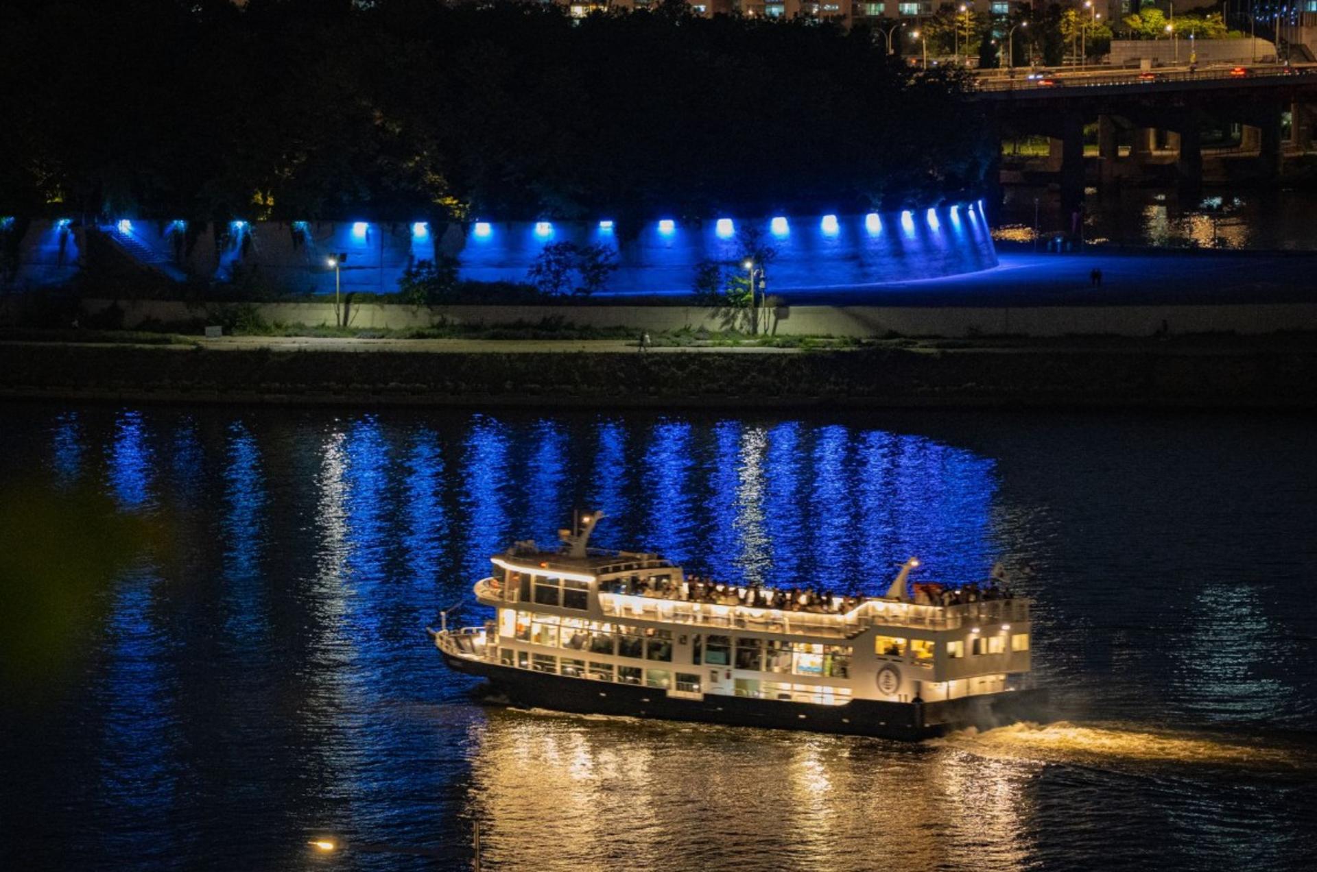 Seoul Yeouido Eland Hangang River Cruise - Thumbnail 14