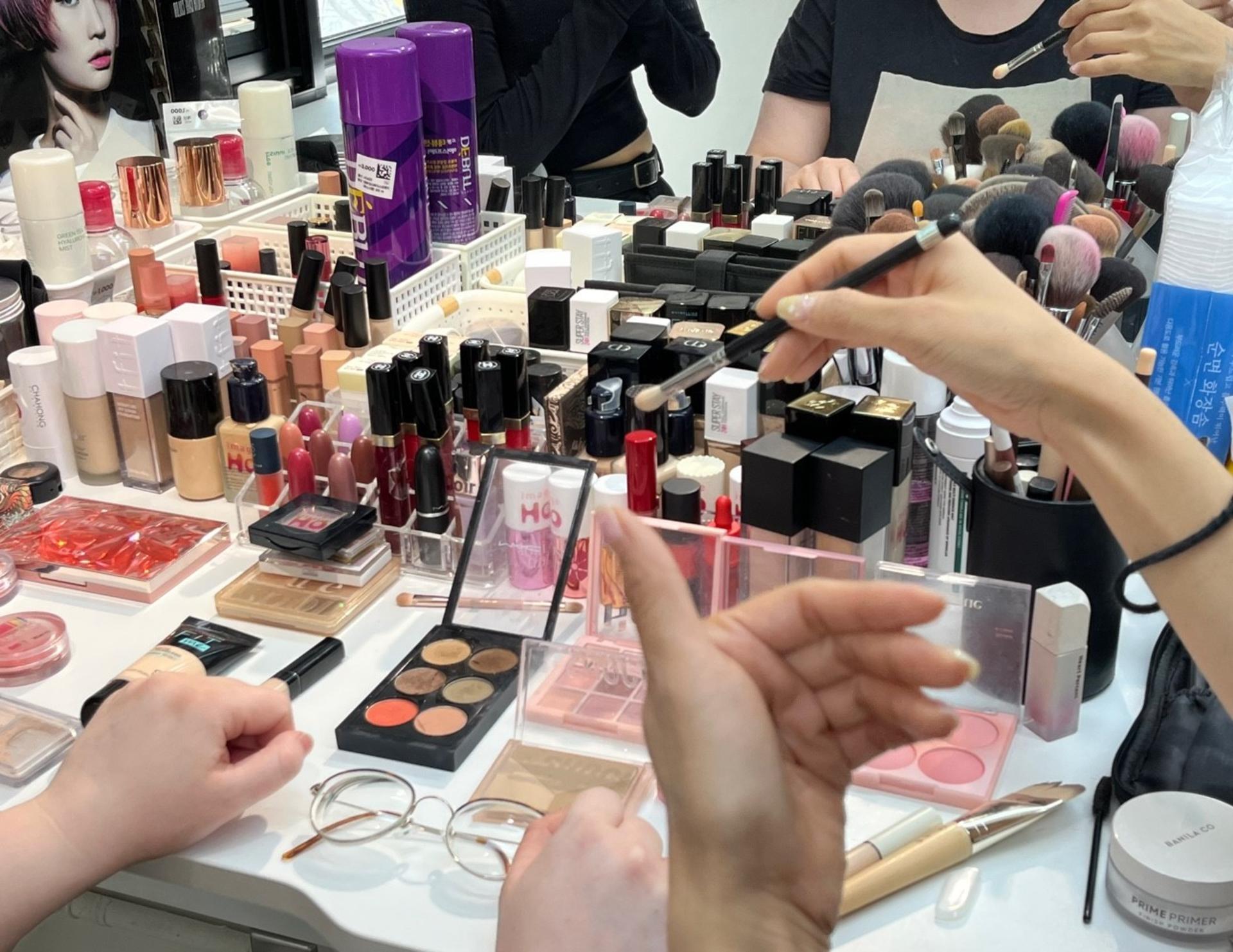 Hongdae Personal Color One Day Makeup - Image Ho - Thumbnail 5