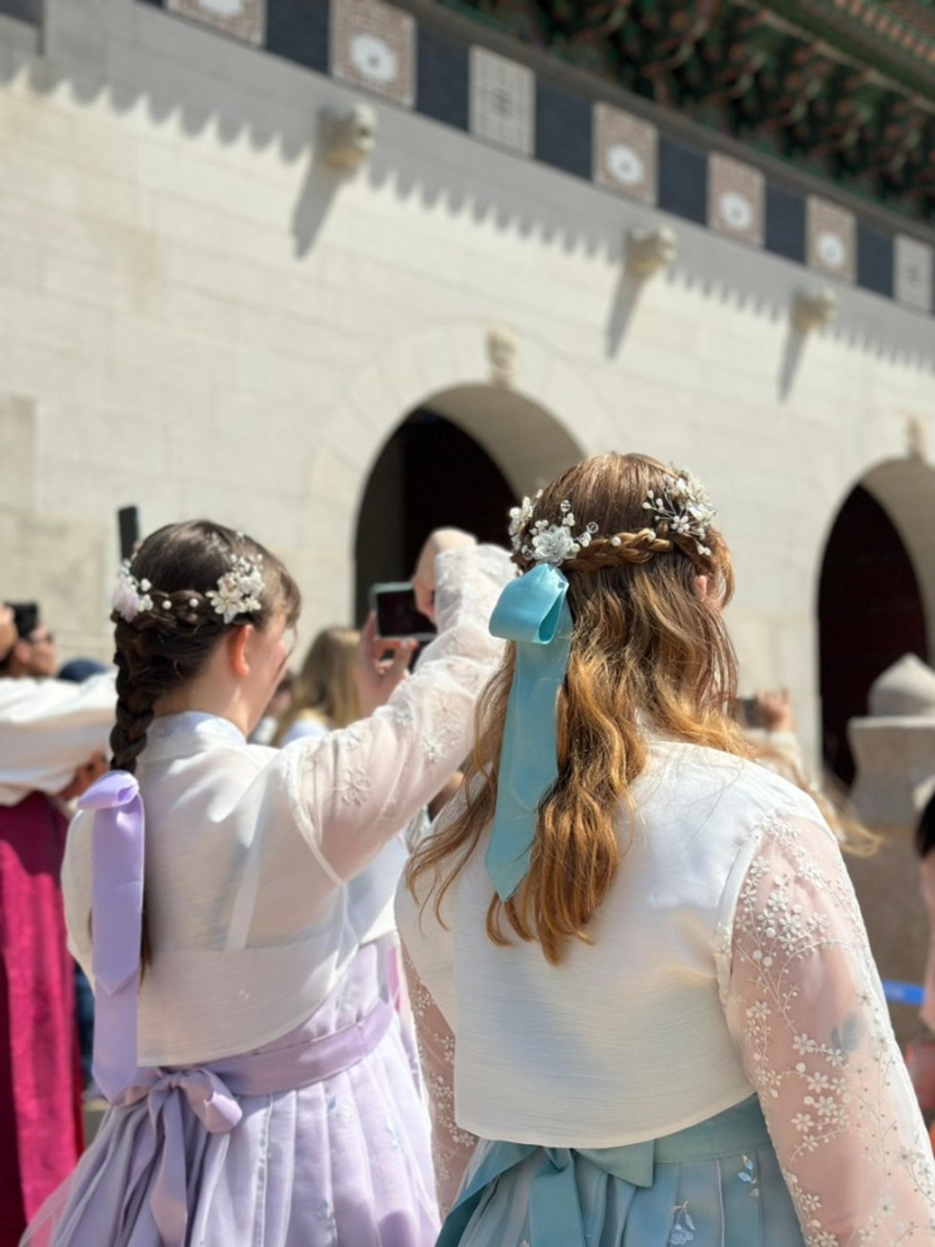 Byulgungteo Hanbok Experience Gyeongbokgung Branch - Thumbnail 24