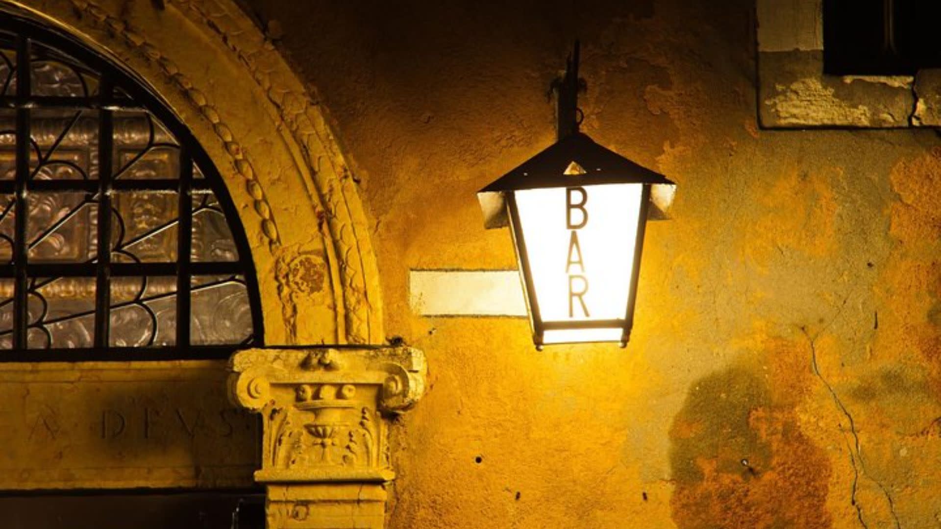 Legends, Anecdotes, and Ghost Stories Walking Tour in Venice - Thumbnail 3