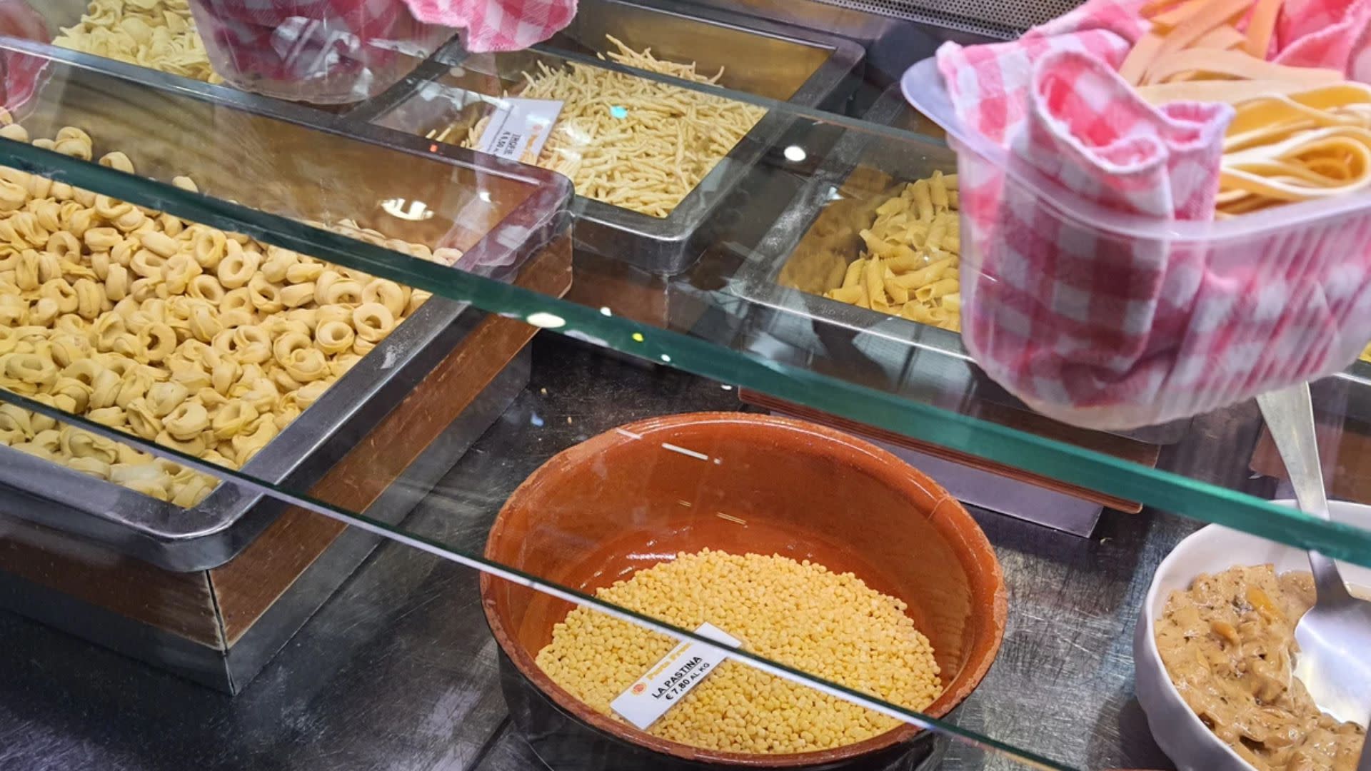 Street food tour with tasting and sightseeing in Florence - Thumbnail 3