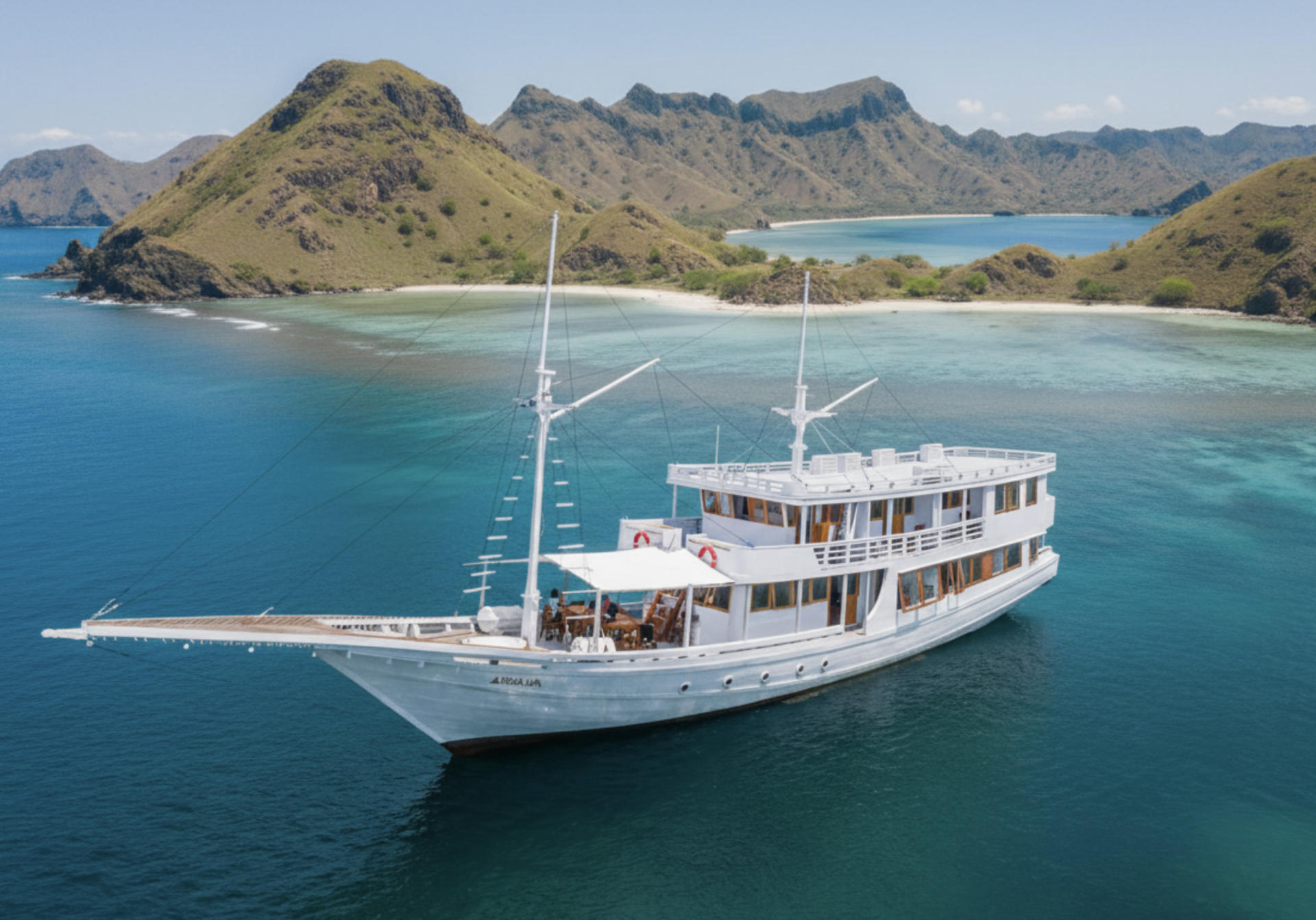 [Luxury Phinisi] 3D2N Ahsana Phinisi Liveaboard from Labuan Bajo - Image 1