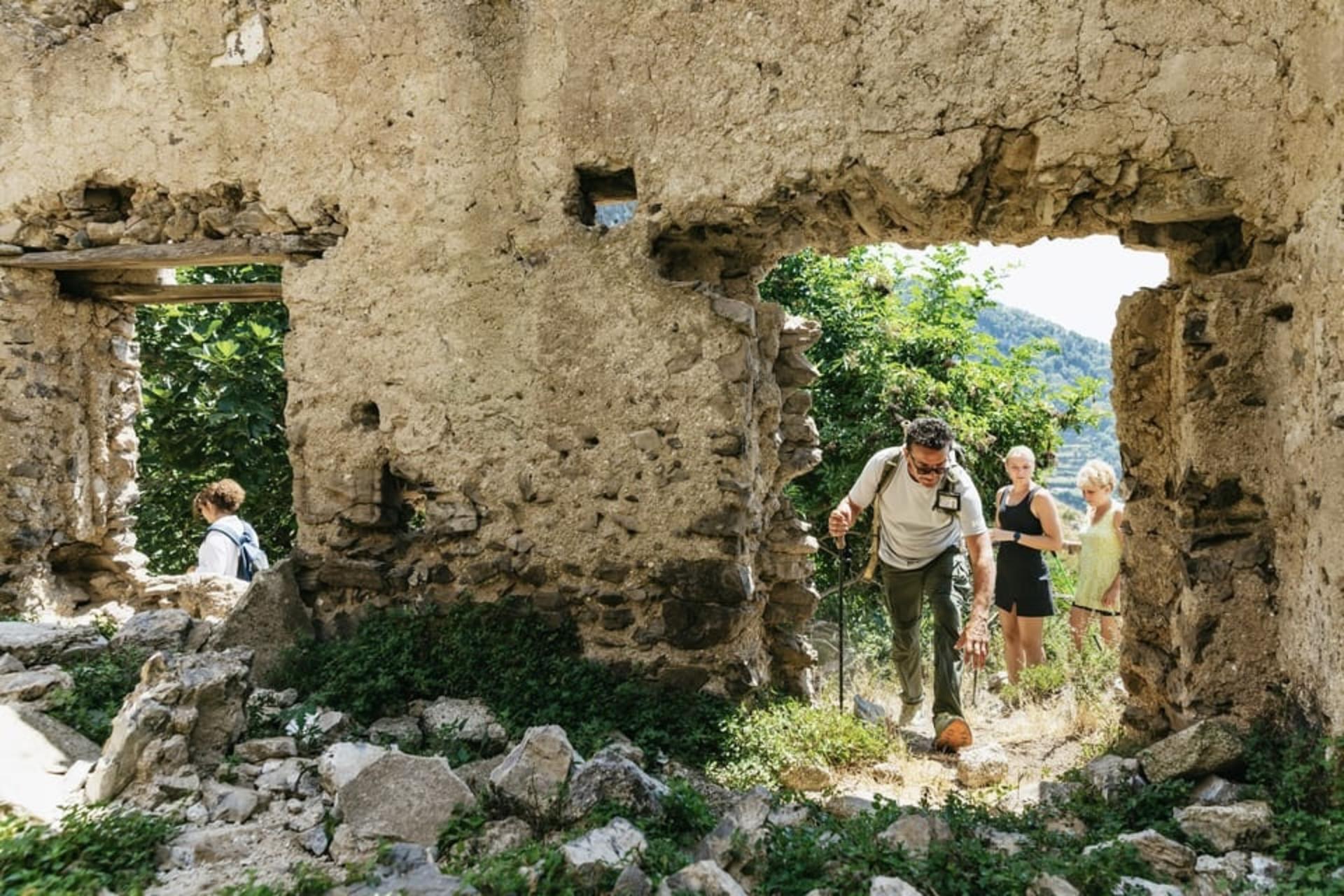 Path of the Gods Hiking Tour from Sorrento - Thumbnail 3