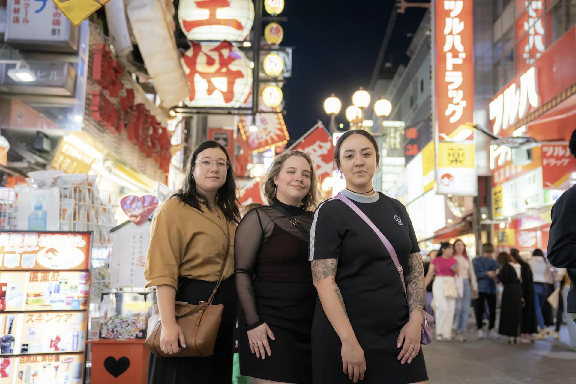 Osaka Dotonbori: Photo Shoot with a Professional Photographer - Thumbnail 10