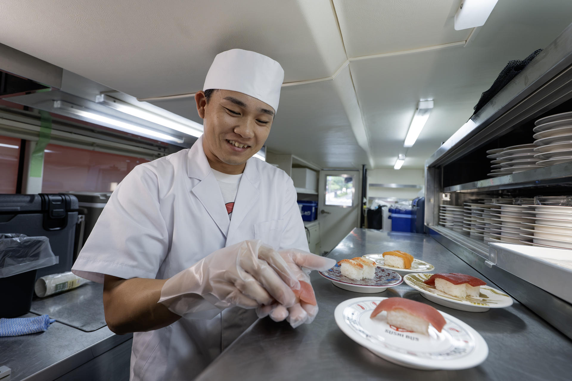 Tokyo: SUSHI BUS 1Hour Sightseeing Bus Tour with Conveyor-Belt Sushi - Thumbnail 12