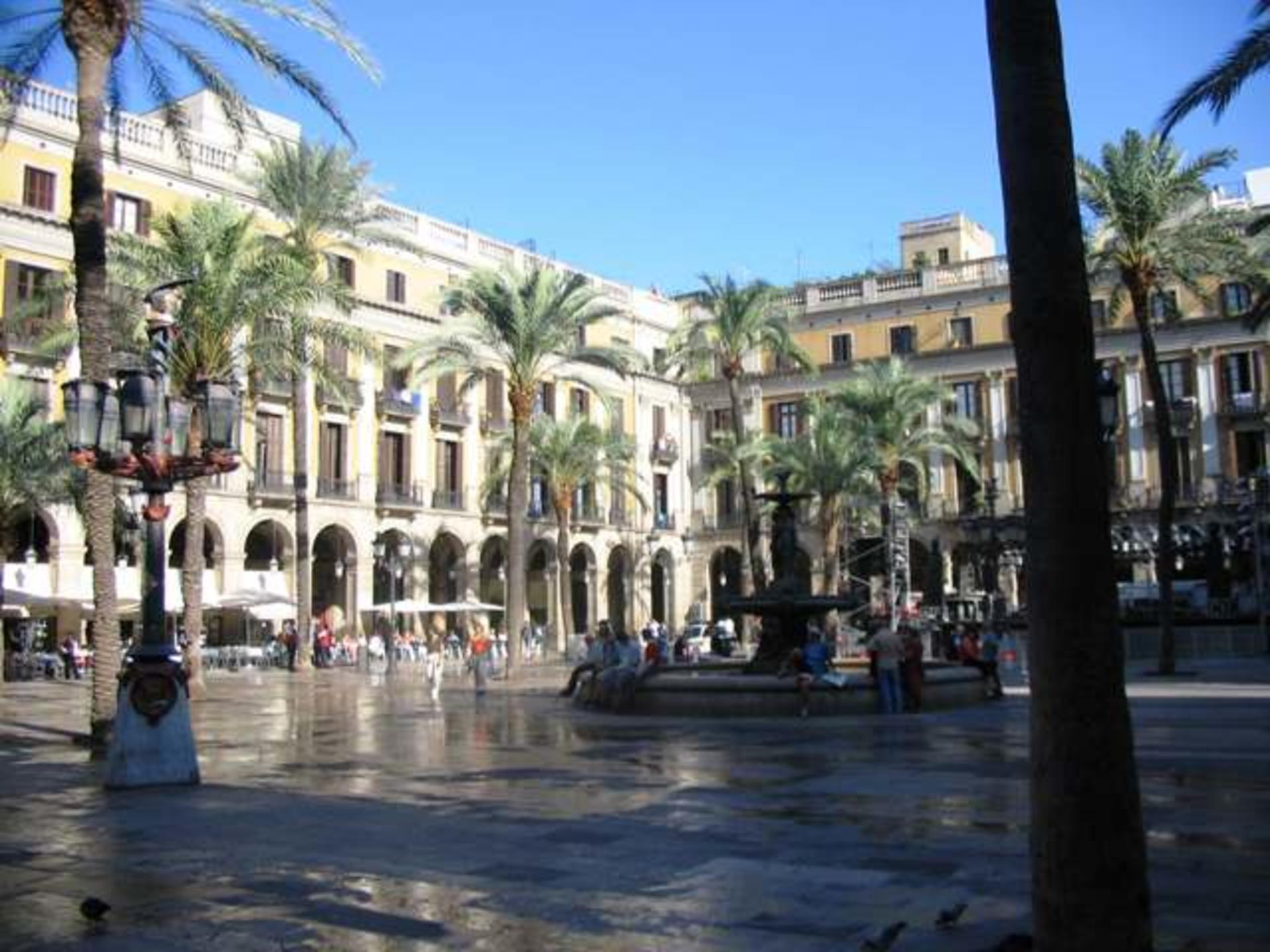 Barcelona: Old Town Walking Guided Tour - Thumbnail 8