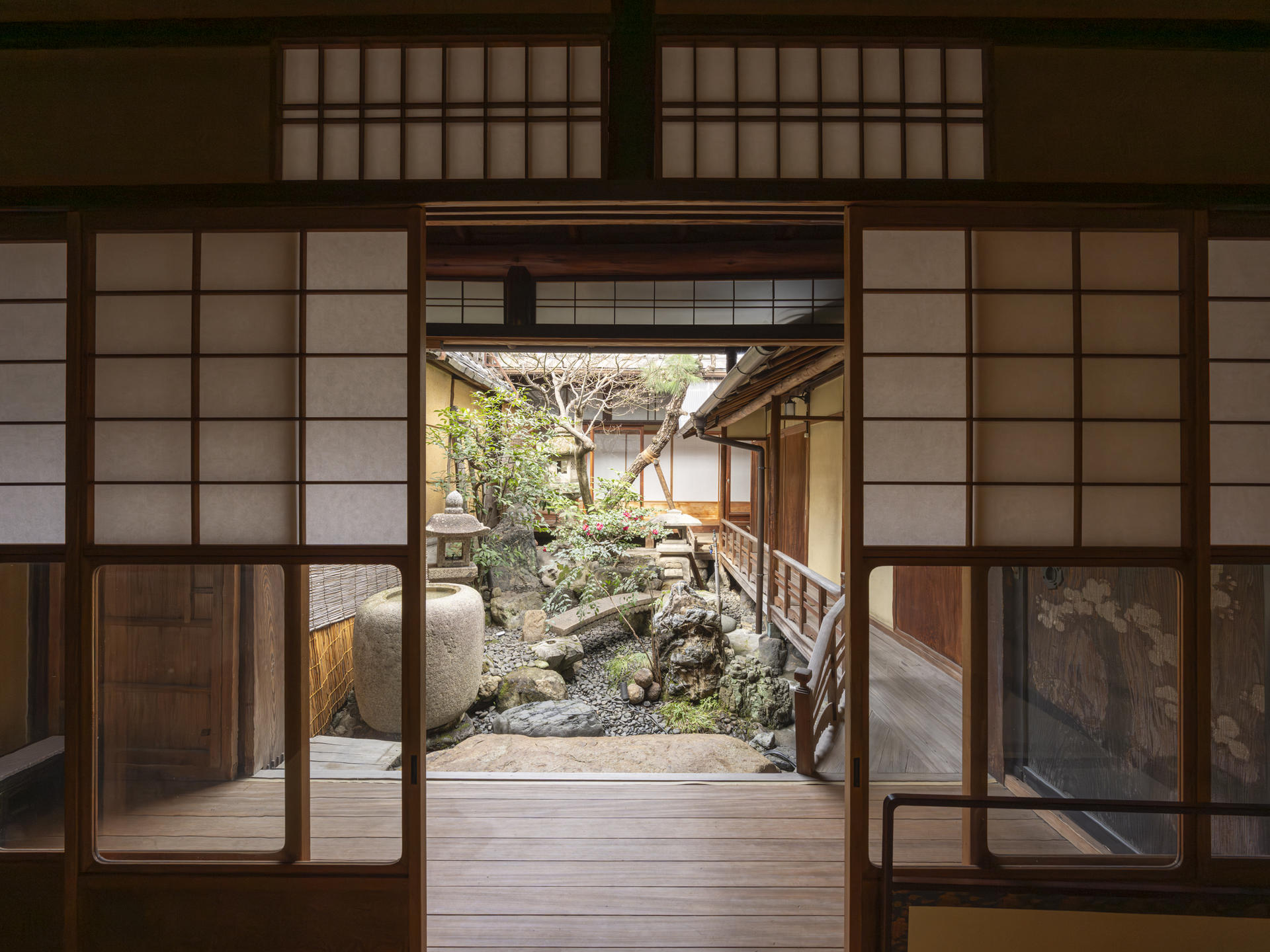 Kyoto: Tea Ceremony & 150-Year-Old Machiya Townhouse Tour - Thumbnail 17