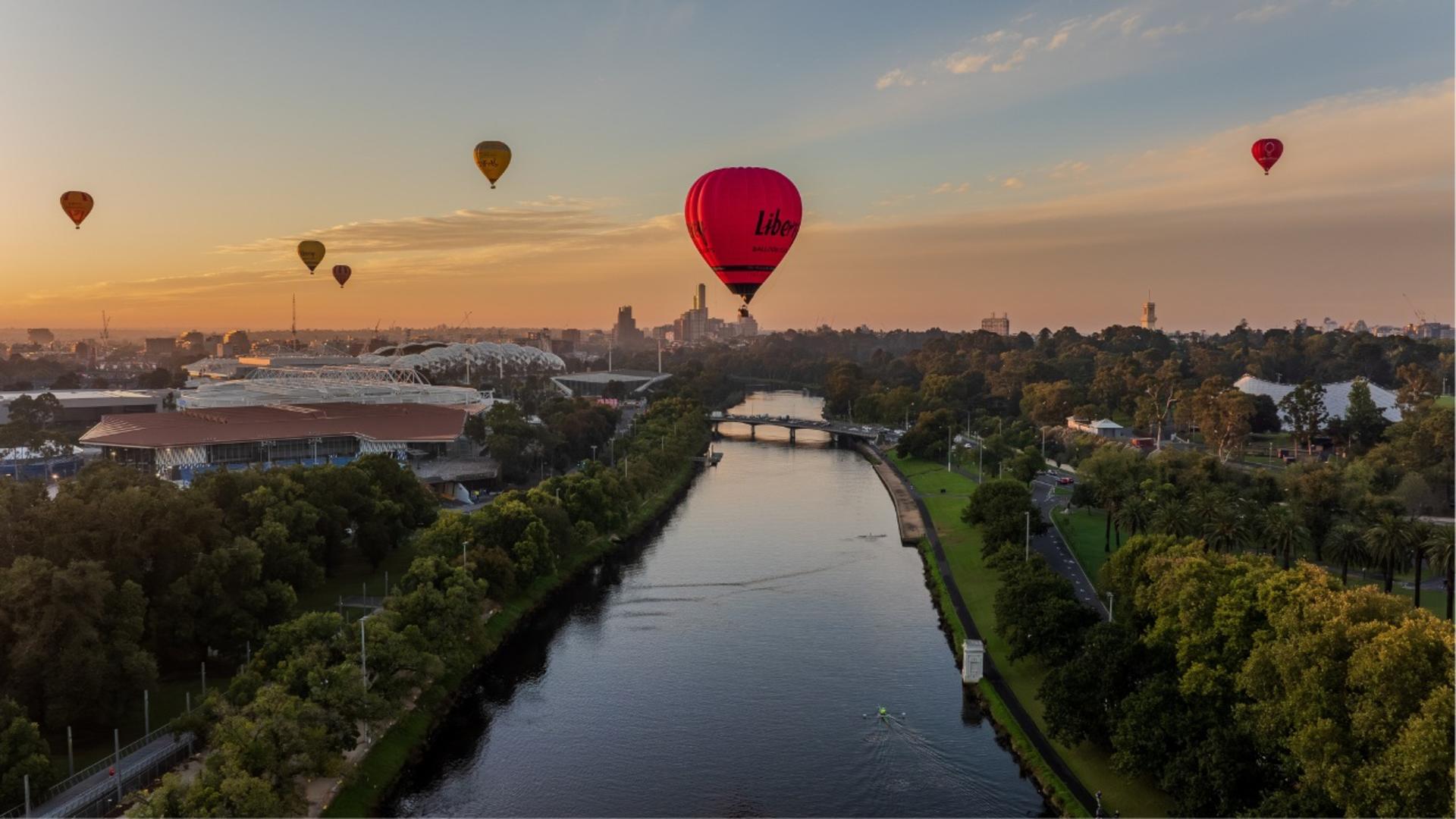 Melbourne Hot Air Balloon Flight at Sunrise - Thumbnail 22