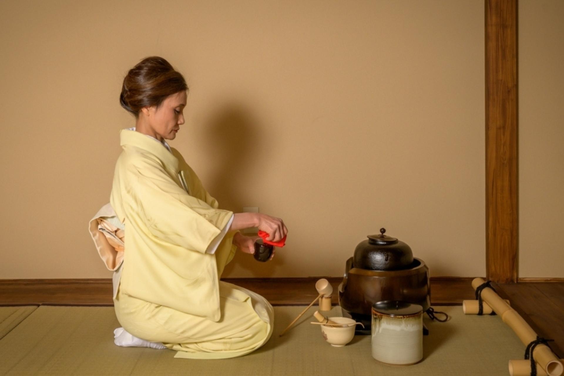 MAIKOYA Tea Ceremony Experience in Shinjuku  - Thumbnail 2