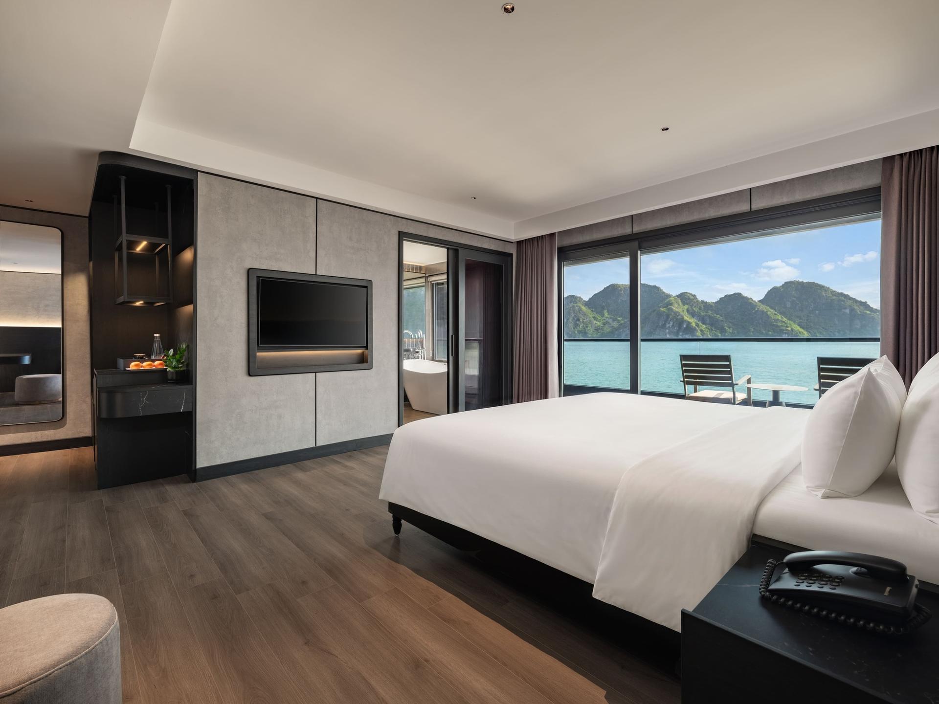 Victorious 2D1N Luxury Cruise: Ha Long Bay with Sung Sot & Ti Top - Thumbnail 6