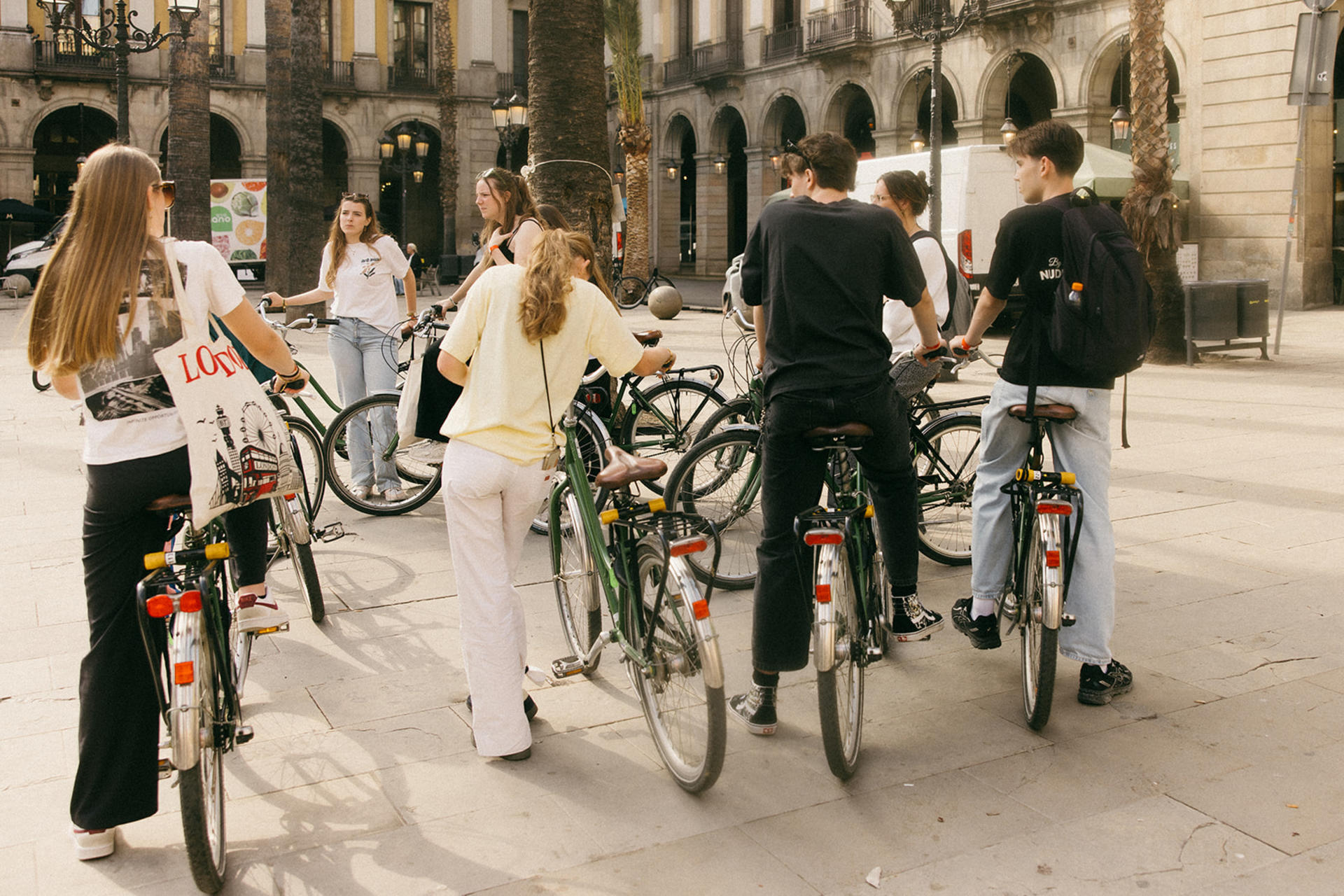 Barcelona 3-Hour Bike Tour: Gaudi Highlights & Top City Sights - Thumbnail 3