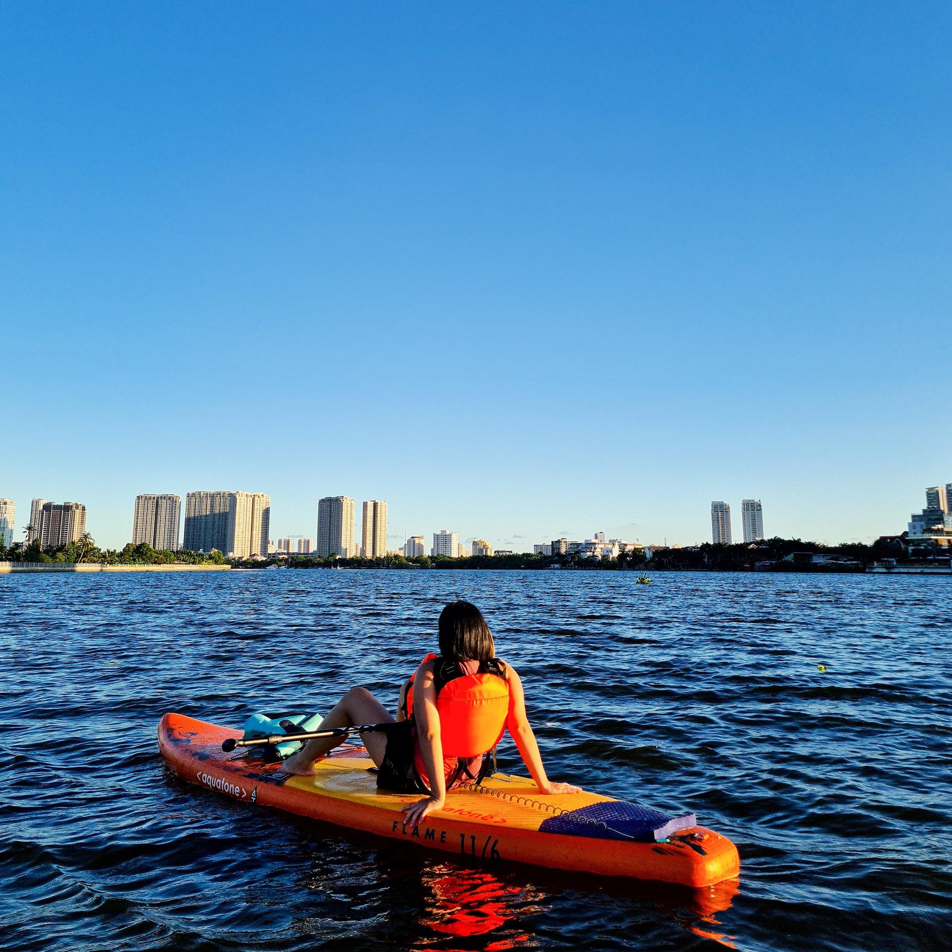 Stand Up PaddStand Up Paddle Board (SUP) Experience on Sai Gon River - Thumbnail 7