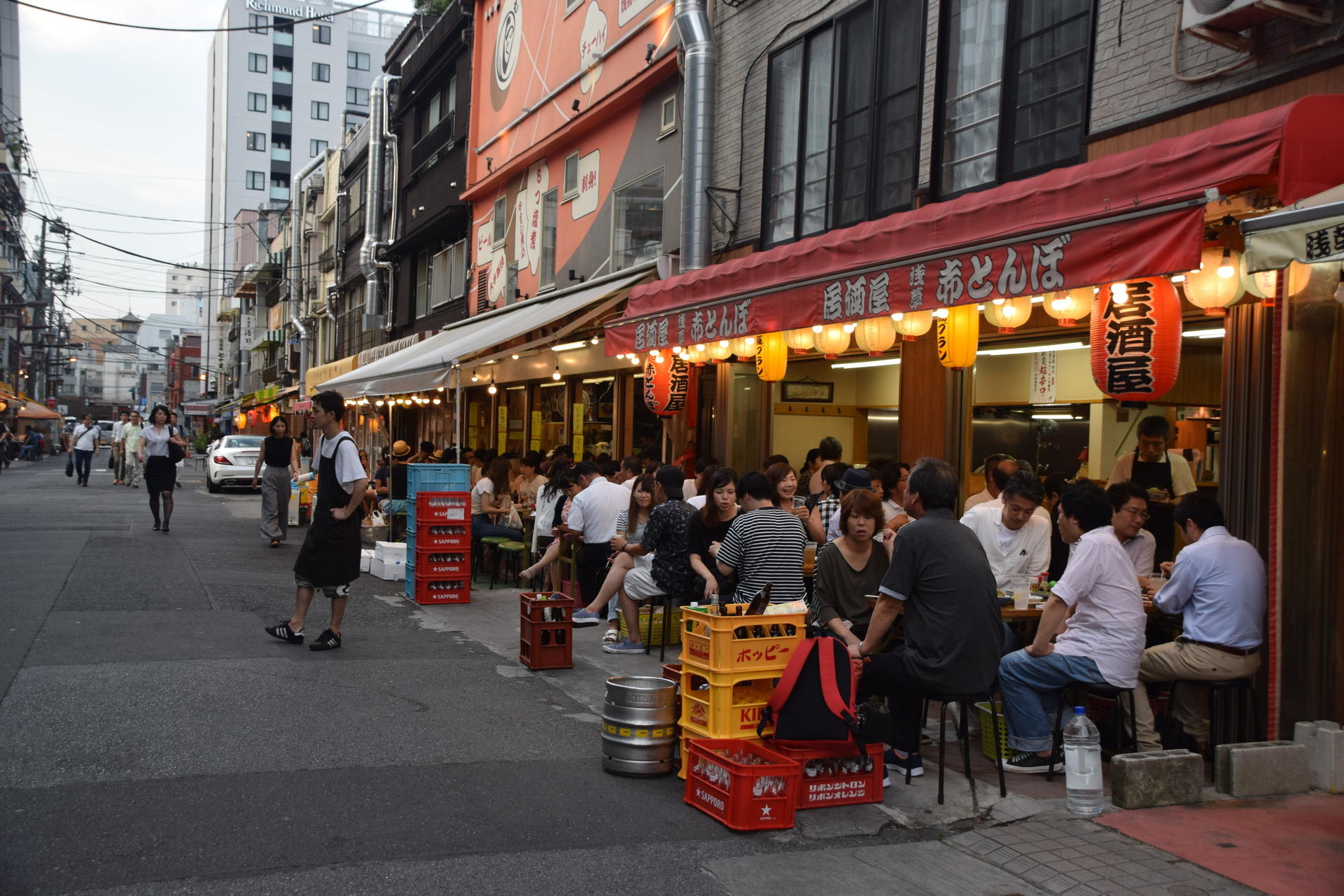 Tokyo: Asakusa & Sensoji Guided Tour (90min) - Thumbnail 2