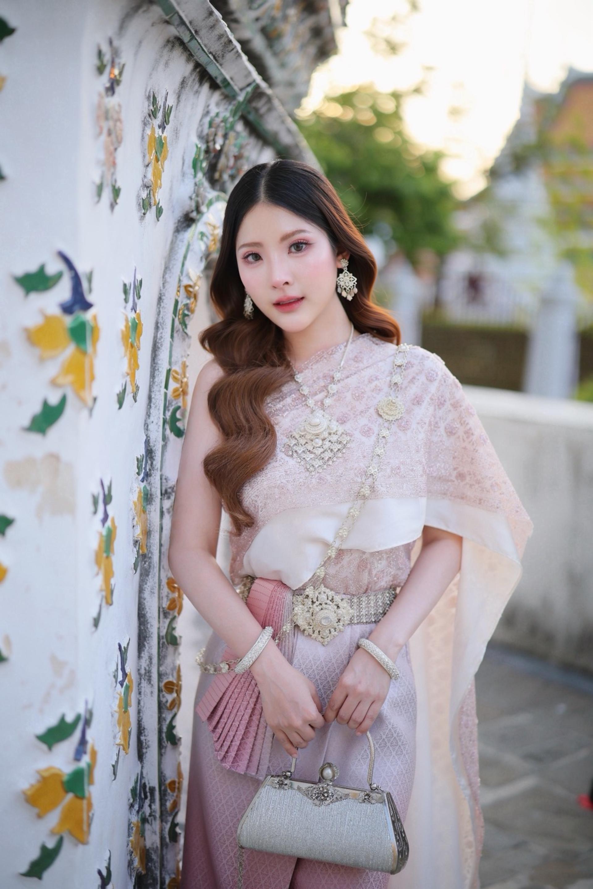 Thai Costume Rental in Bangkok by Bangkok & Blush - Thumbnail 18
