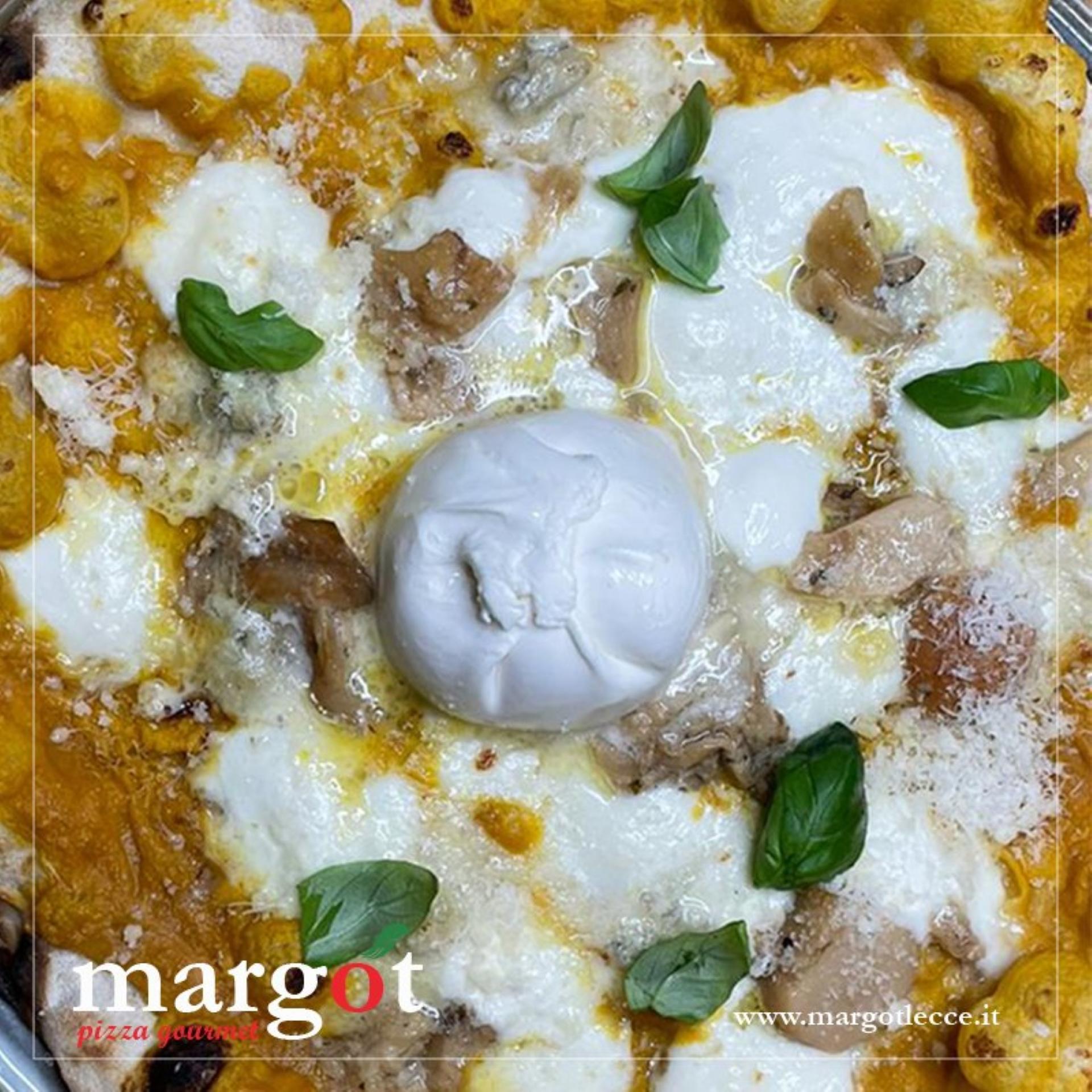 Gourmet Pizza Experience with Drinks and Dessert in Lecce - Thumbnail 53