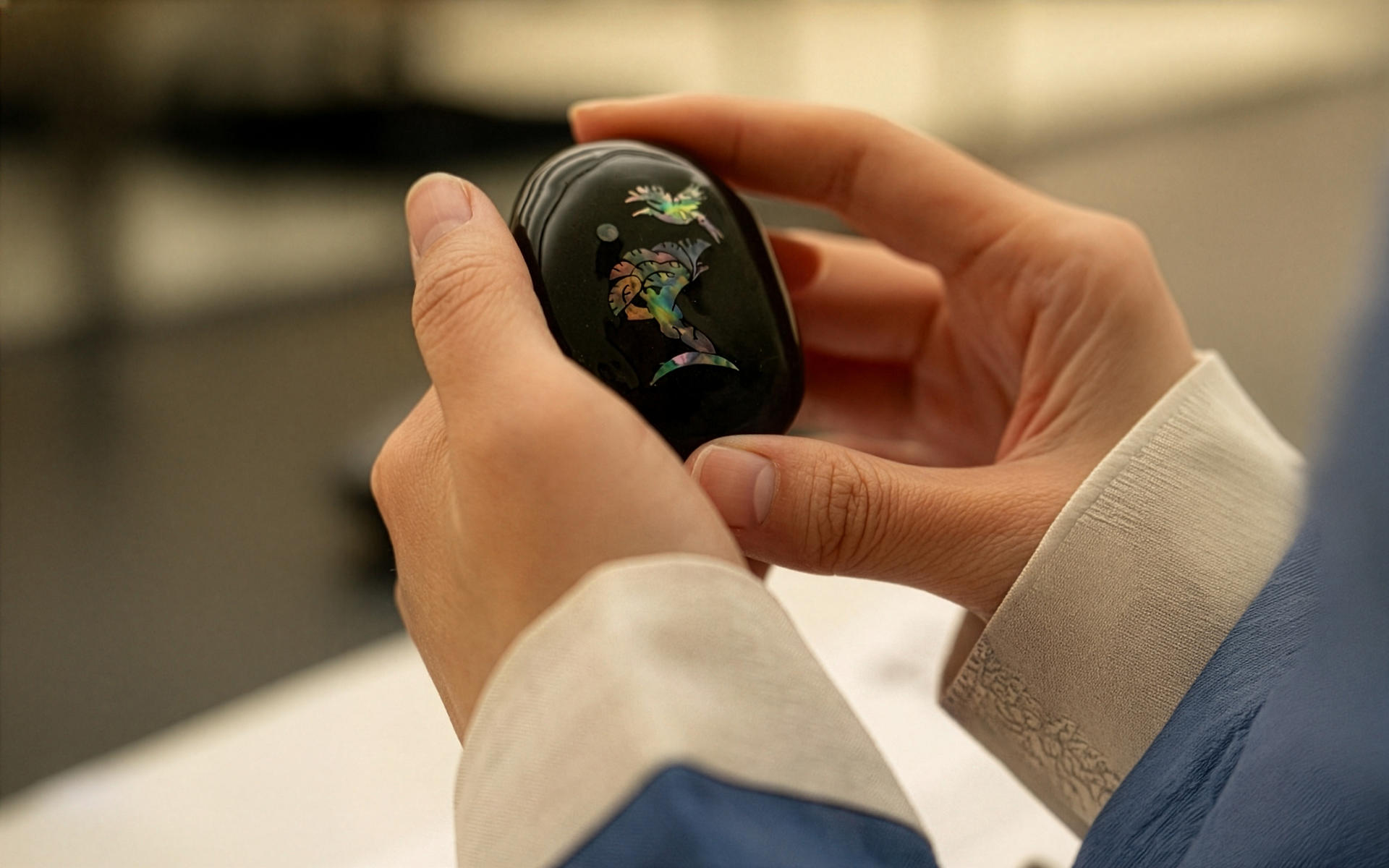 Seoul: Wearing Hanbok and Making Mother-of-Pearl Craft - Thumbnail 11