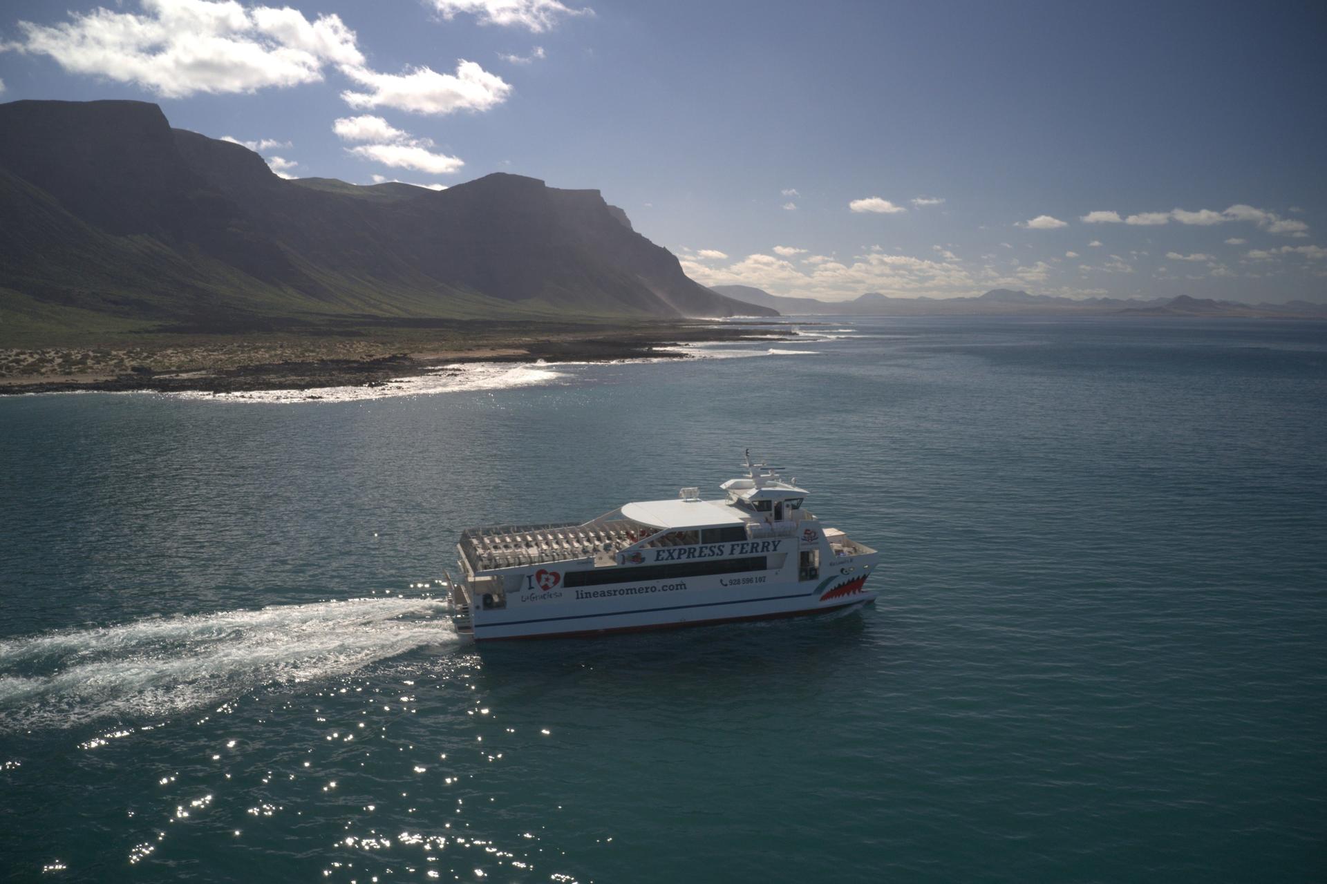 Lanzarote to La Graciosa Ferry Ticket - Thumbnail 4