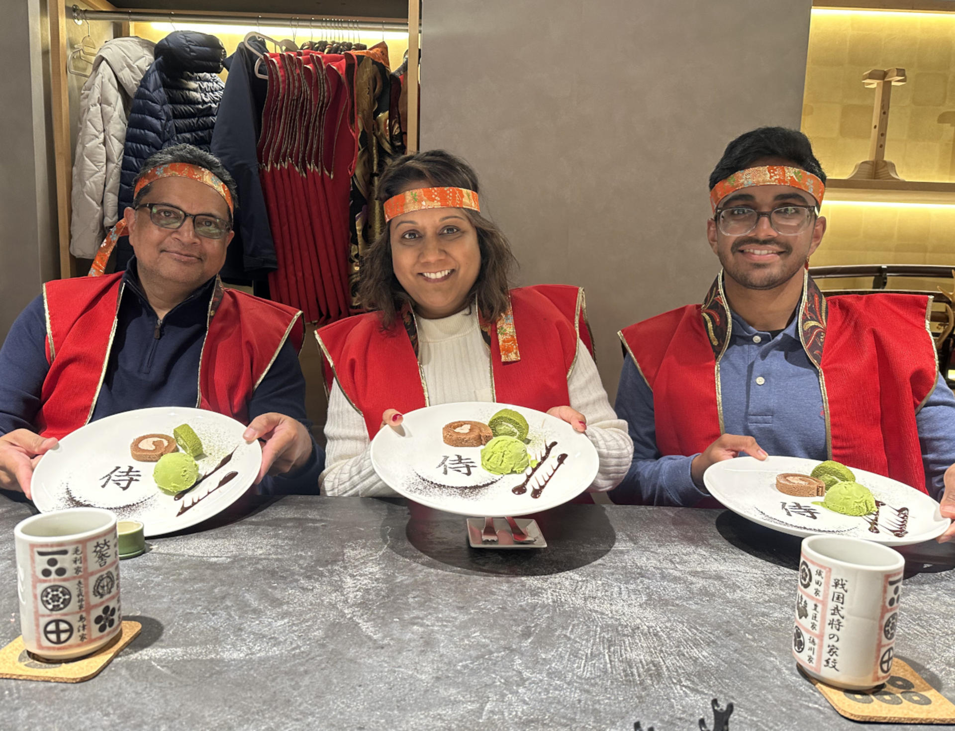 Luxury Samurai Sushi Dining Show in Asakusa Tokyo - Thumbnail 15