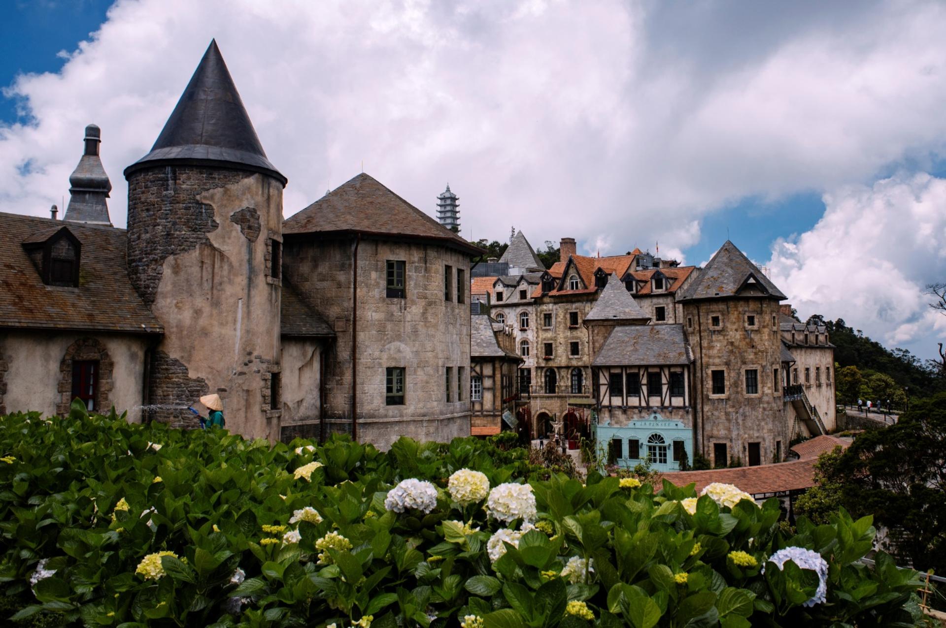 [07:30/09:30 Departure] Ba Na Hills and Golden Bridge Day Tour  - Thumbnail 6