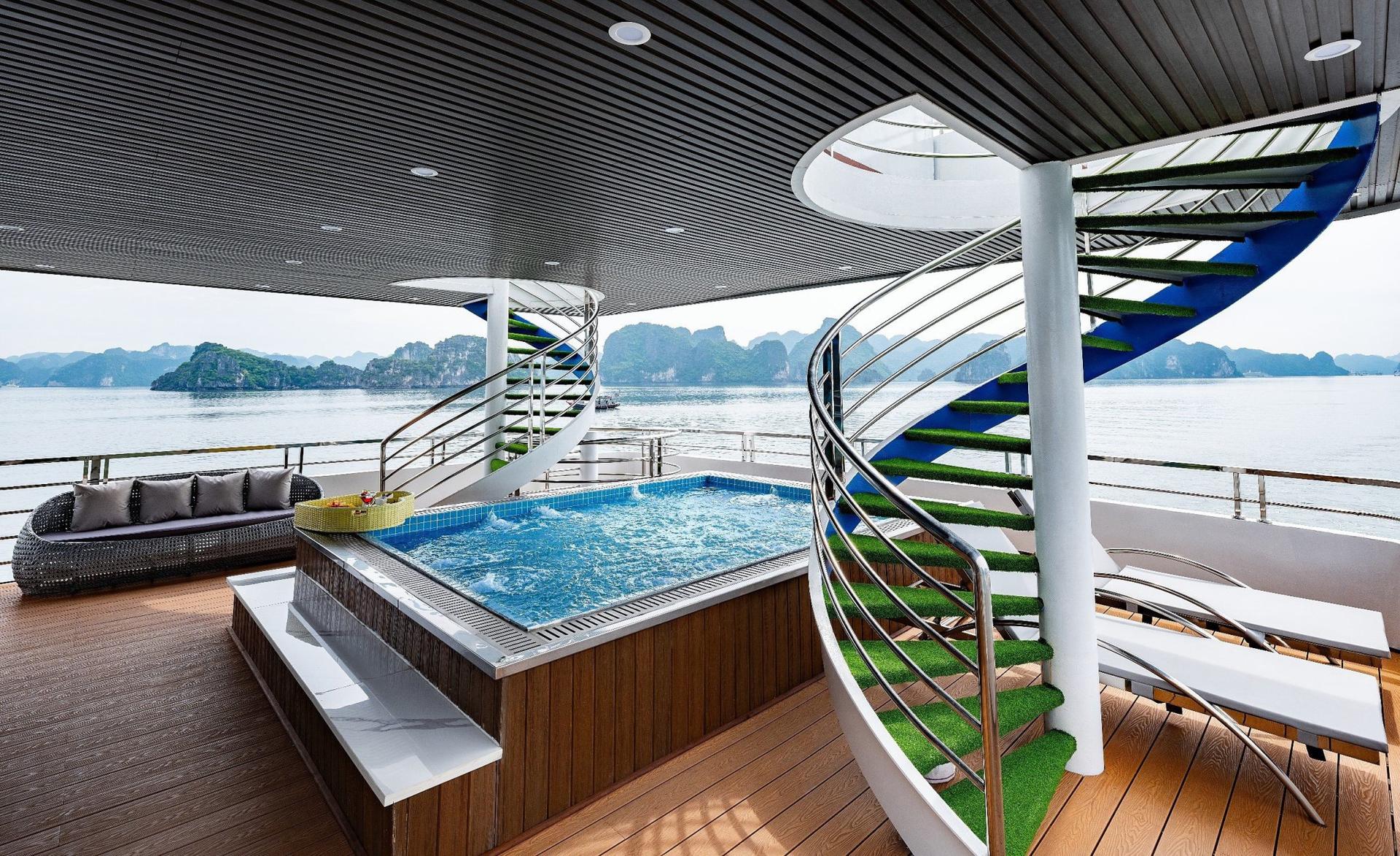Hercules Premium Day Cruise: Ha Long Bay with Sung Sot & Ti Top - Thumbnail 17