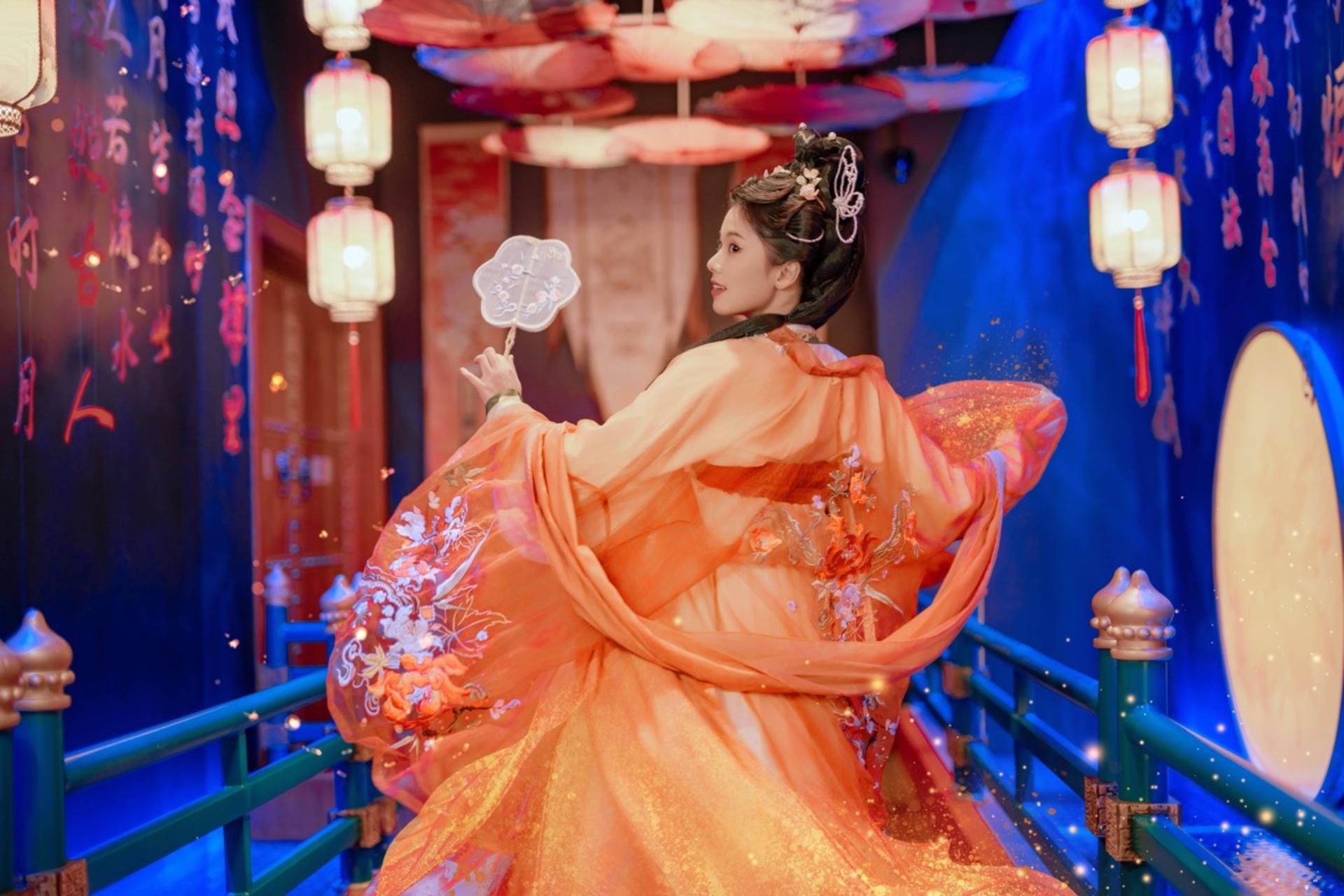 "Love Between Fairy and Devil" VR IMMERSIVE CENTER | VR Immersive Adventure Ride / Hanfu Rental & Photography Service - Thumbnail 5