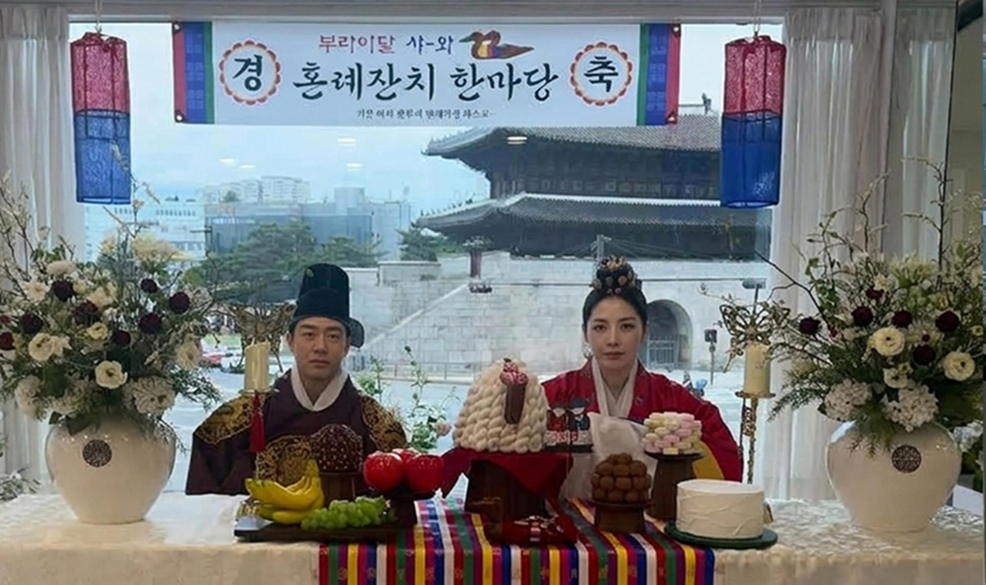 Seoul Dongdaemun Private K-Party with Hanbok Experience - Thumbnail 4