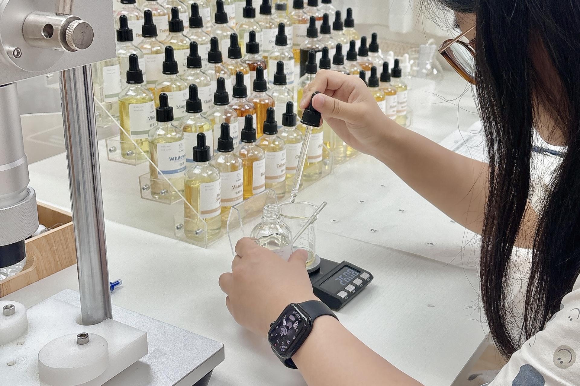GLAMMI - Perfume Workshop | Diffuser Bottle | Scented Soy Candle Workshop | Perfumer Course | Kwun Tong  - Thumbnail 16