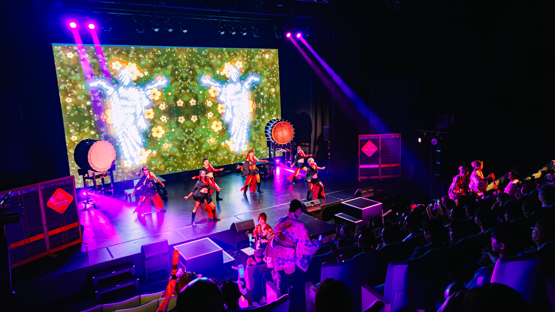 OSAKA NIGHT FUSION Japanese taiko kabuki samurai dance show - Thumbnail 2