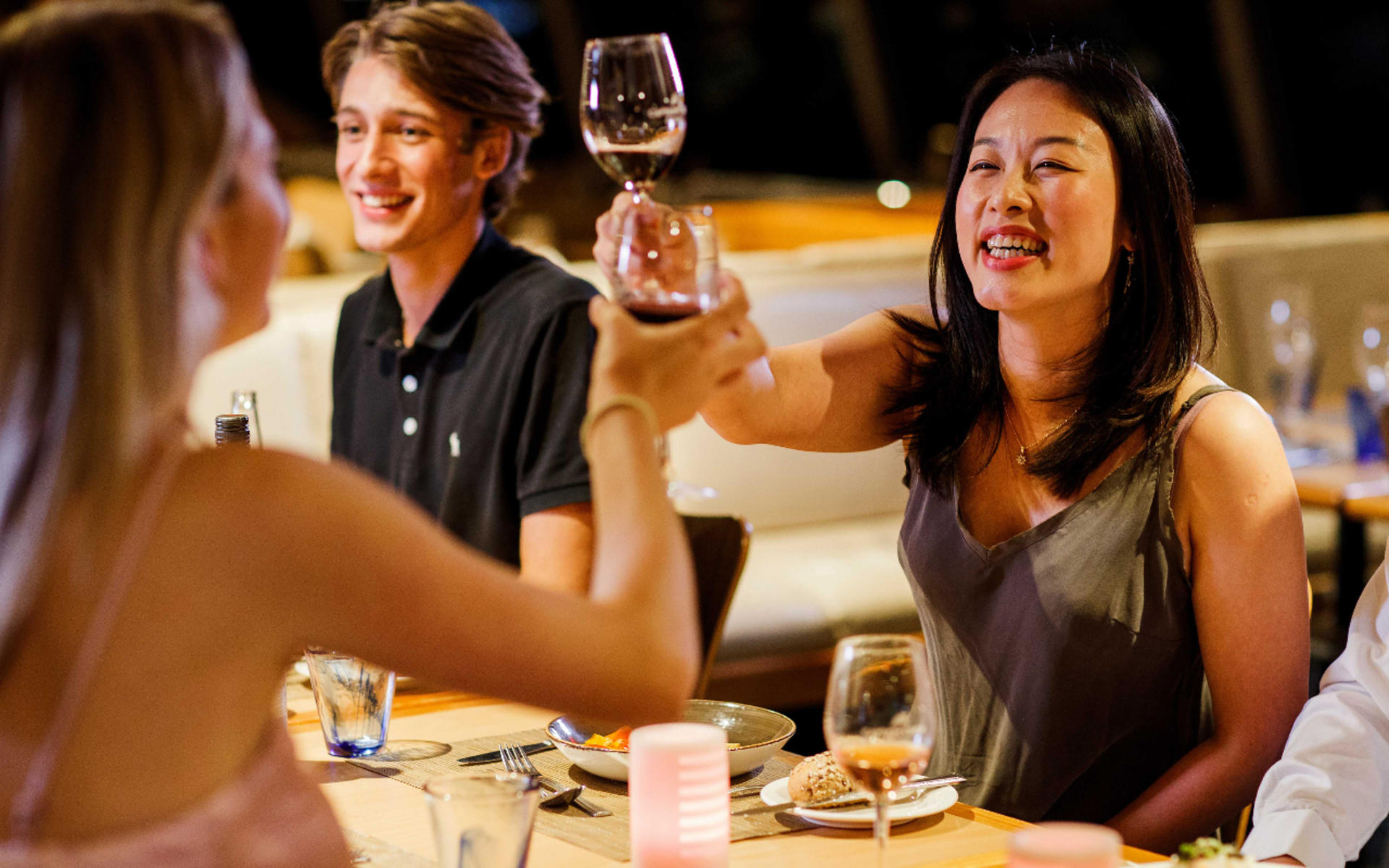 Harbour starlight 4 course dinner cruise in Sydney - Thumbnail 3