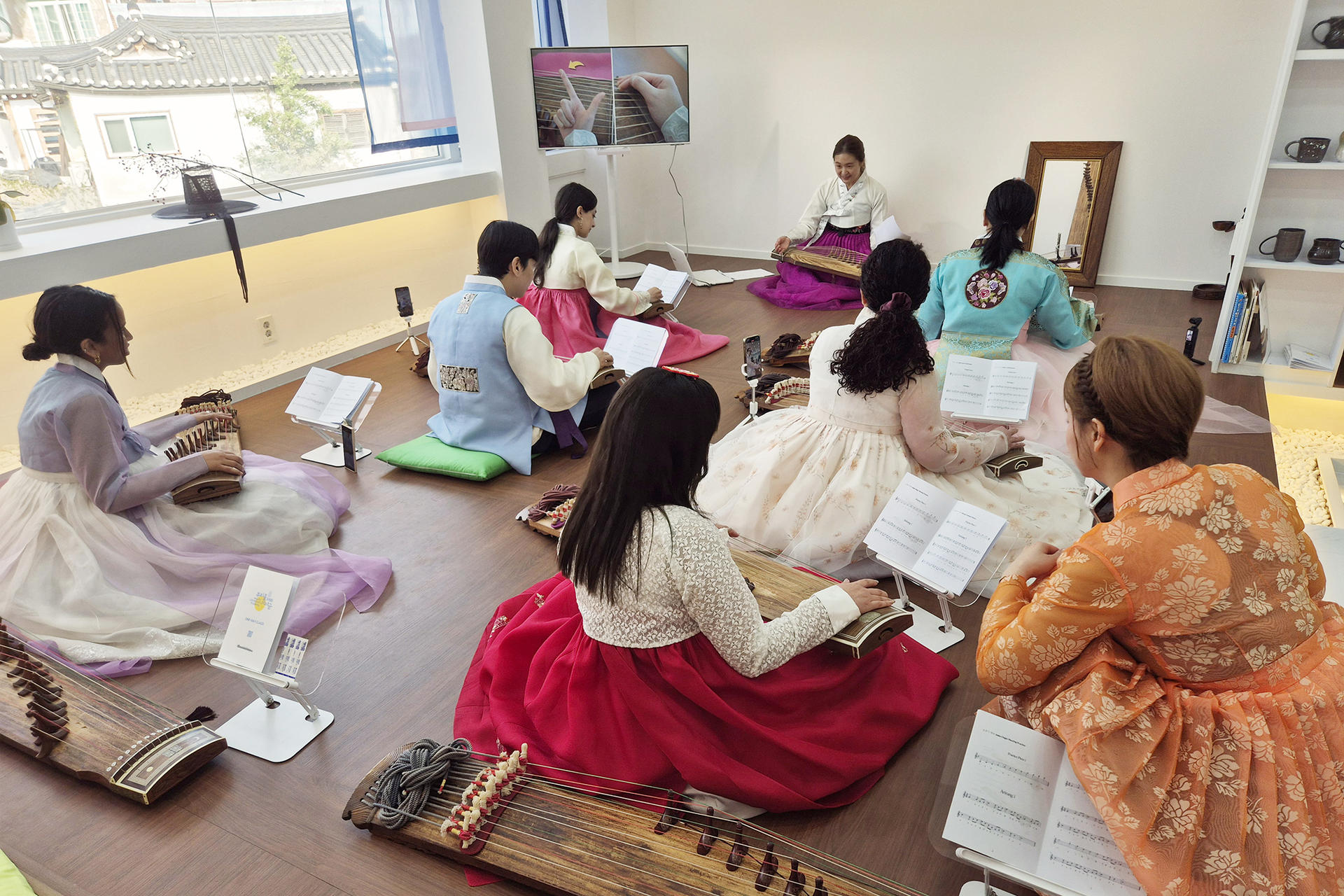  Real K-Vibes:Hanbok + Gayageum Class you'll Never Forget - Thumbnail 6