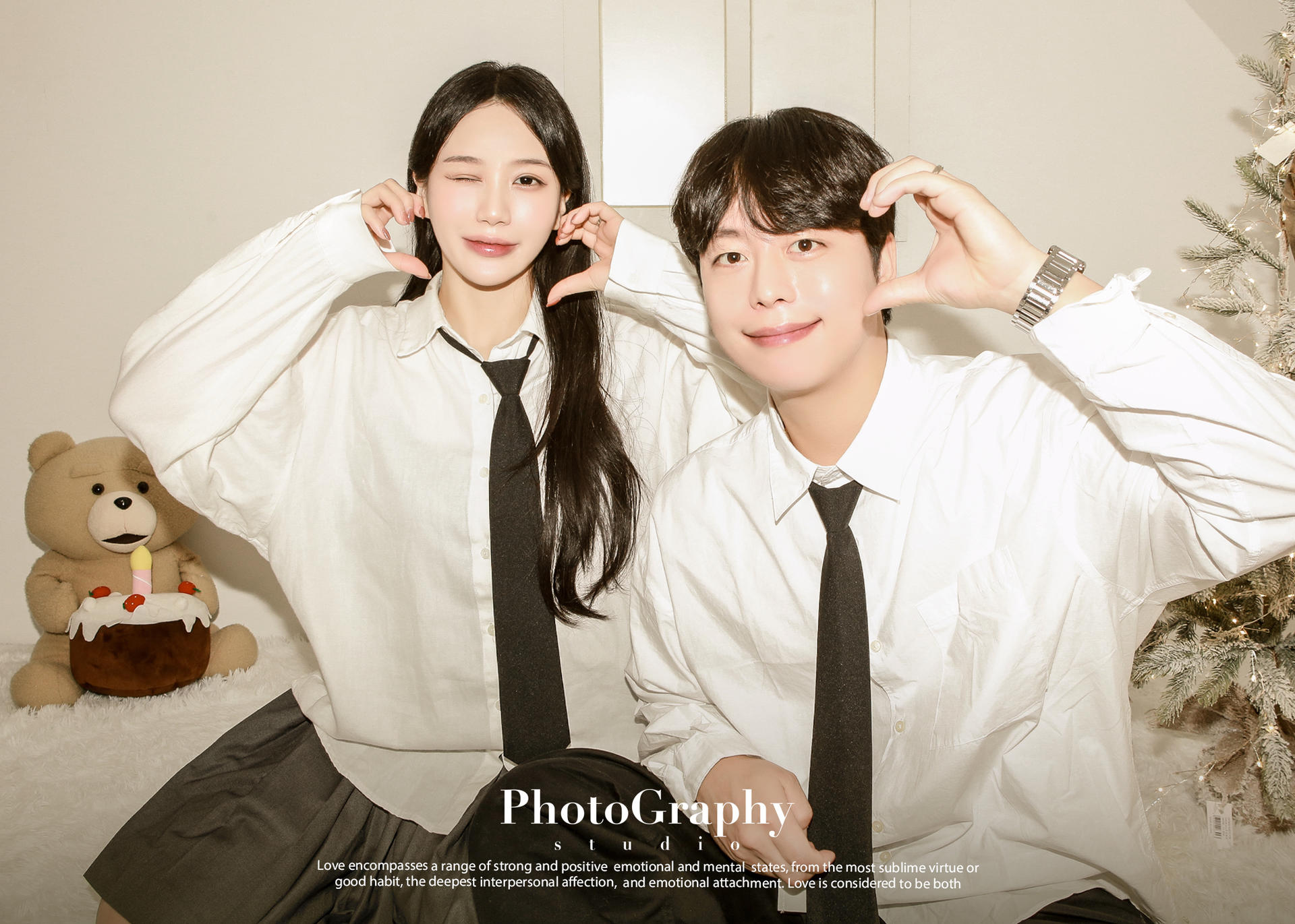 Hongdae Cinema Concept Selfstudio Experience in Seoul : Free Costume - Thumbnail 14