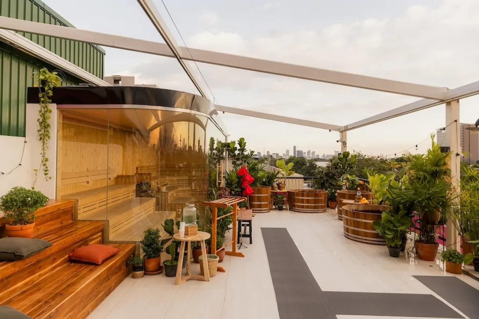 Rum & Orange Rooftop Bar at The Fig Lobby Bangkok - Thumbnail 6