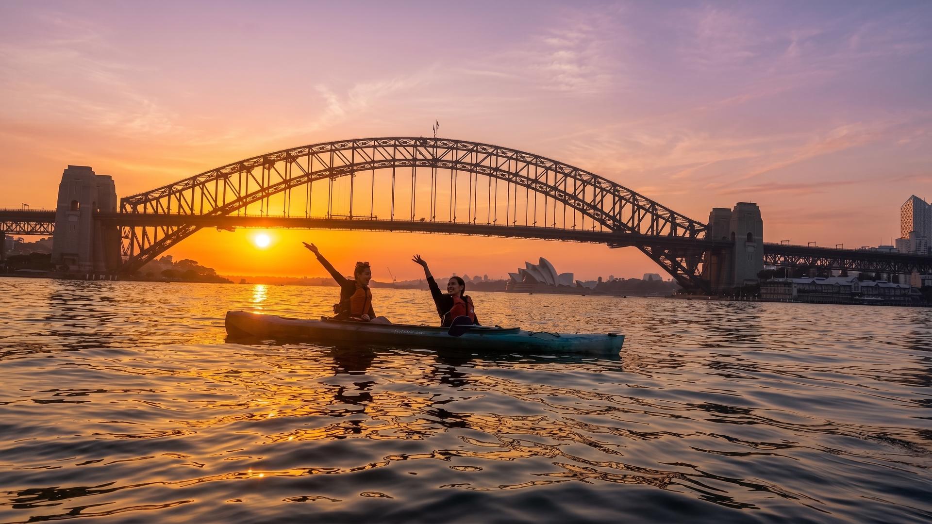 Sydney Sunrise Small-Group Kayak Tour: Harbour Bridge, Opera House - Thumbnail 24