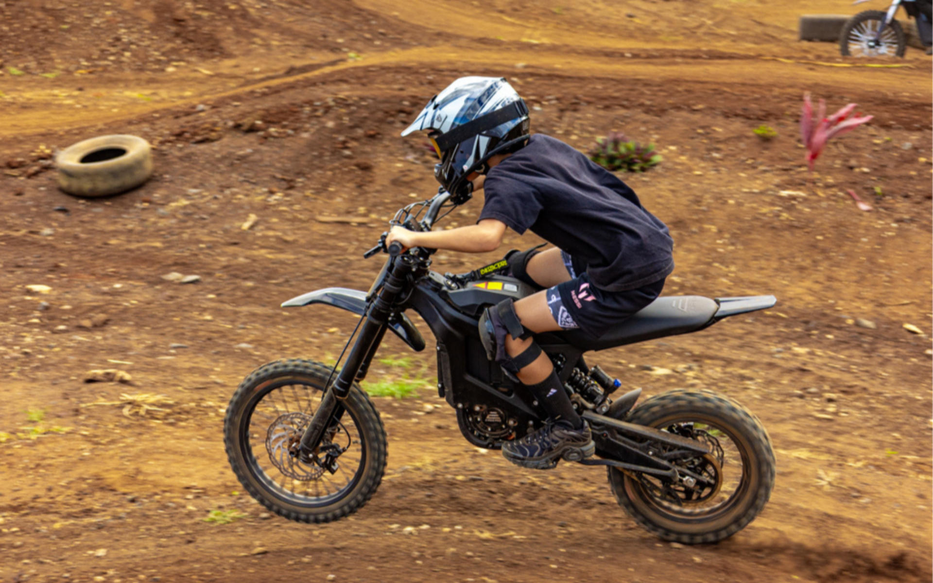 Dirt Bike Experience in Oahu - Thumbnail 2