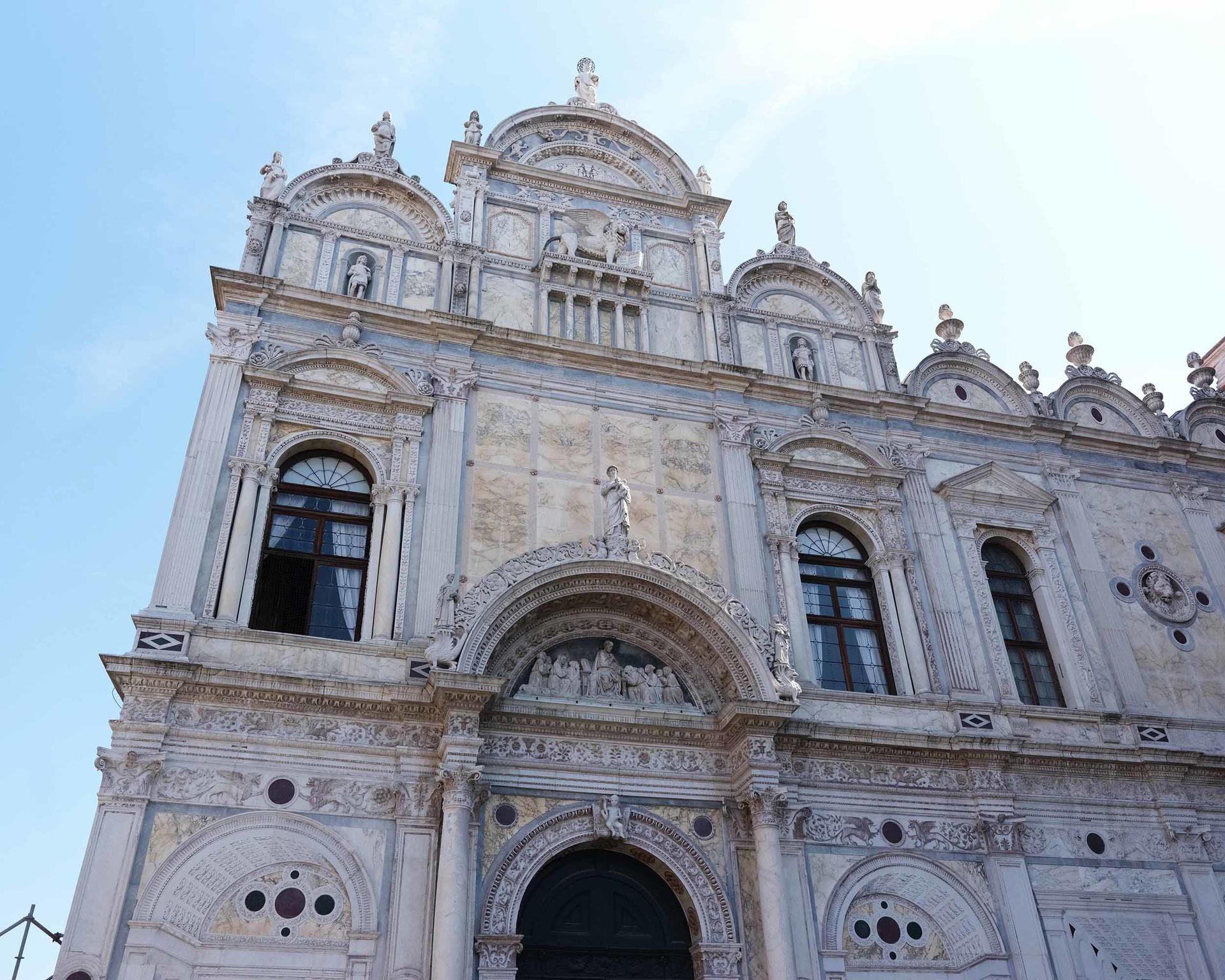 Grand Canal Gondola Ride and Walking Tour in Venice - Thumbnail 10
