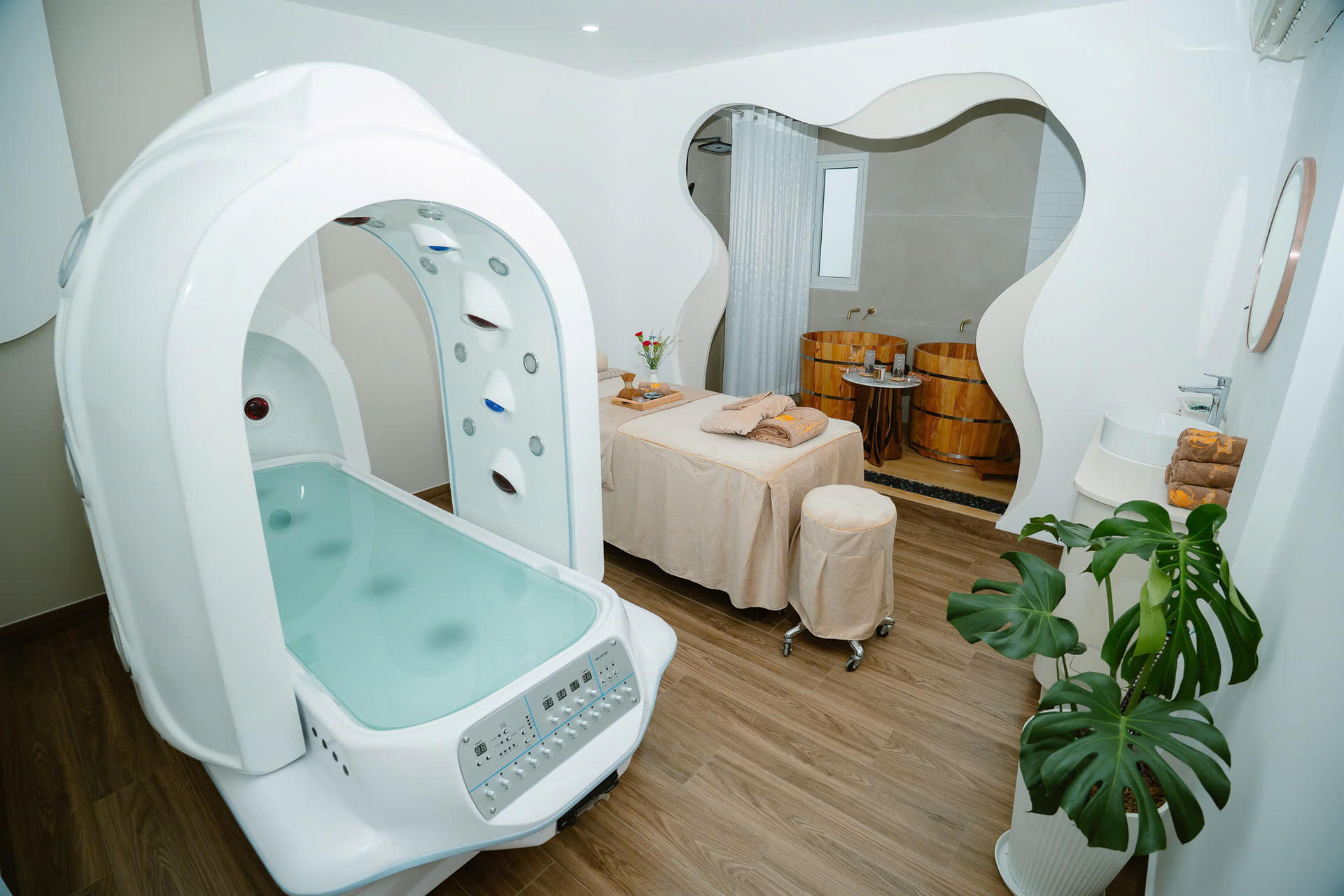 The Lin Beauty Center on Ly Tu Trong street in Ho Chi Minh city - Thumbnail 14