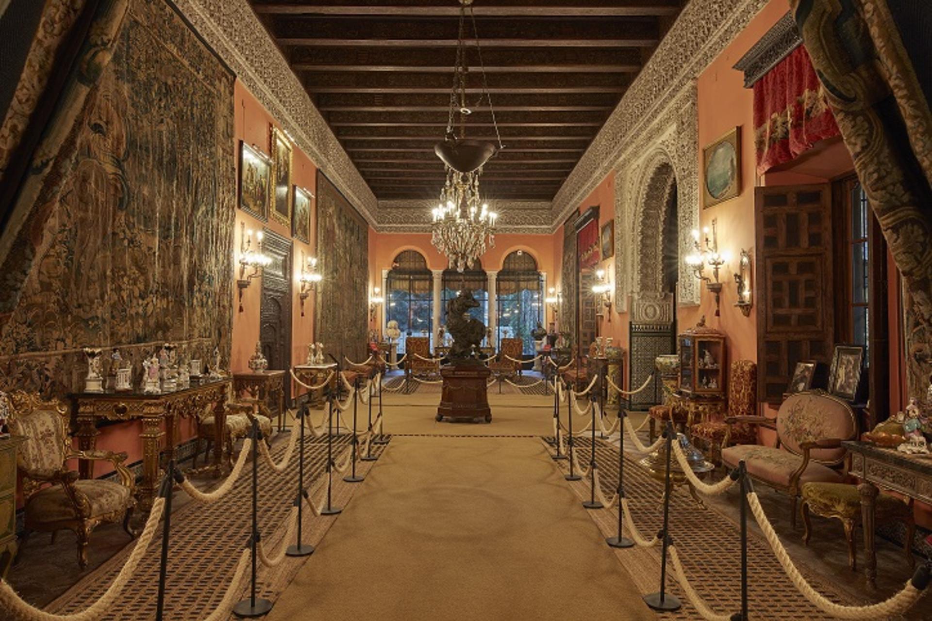 Palacio de Duenas Admission with Audio Guide - Thumbnail 2