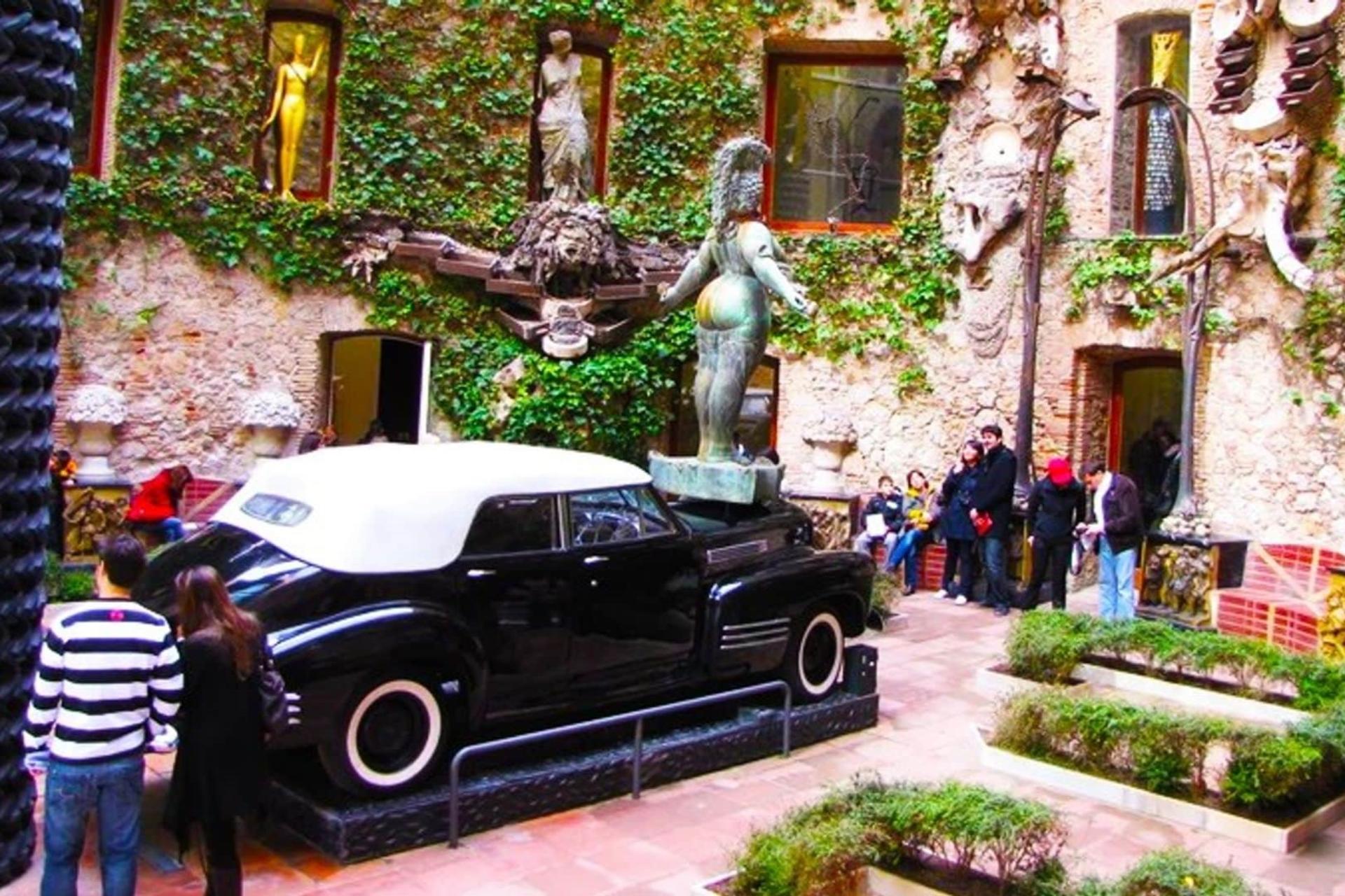 Girona and Dali Museum in Figueres One-Day Tour from Barcelona - Thumbnail 14
